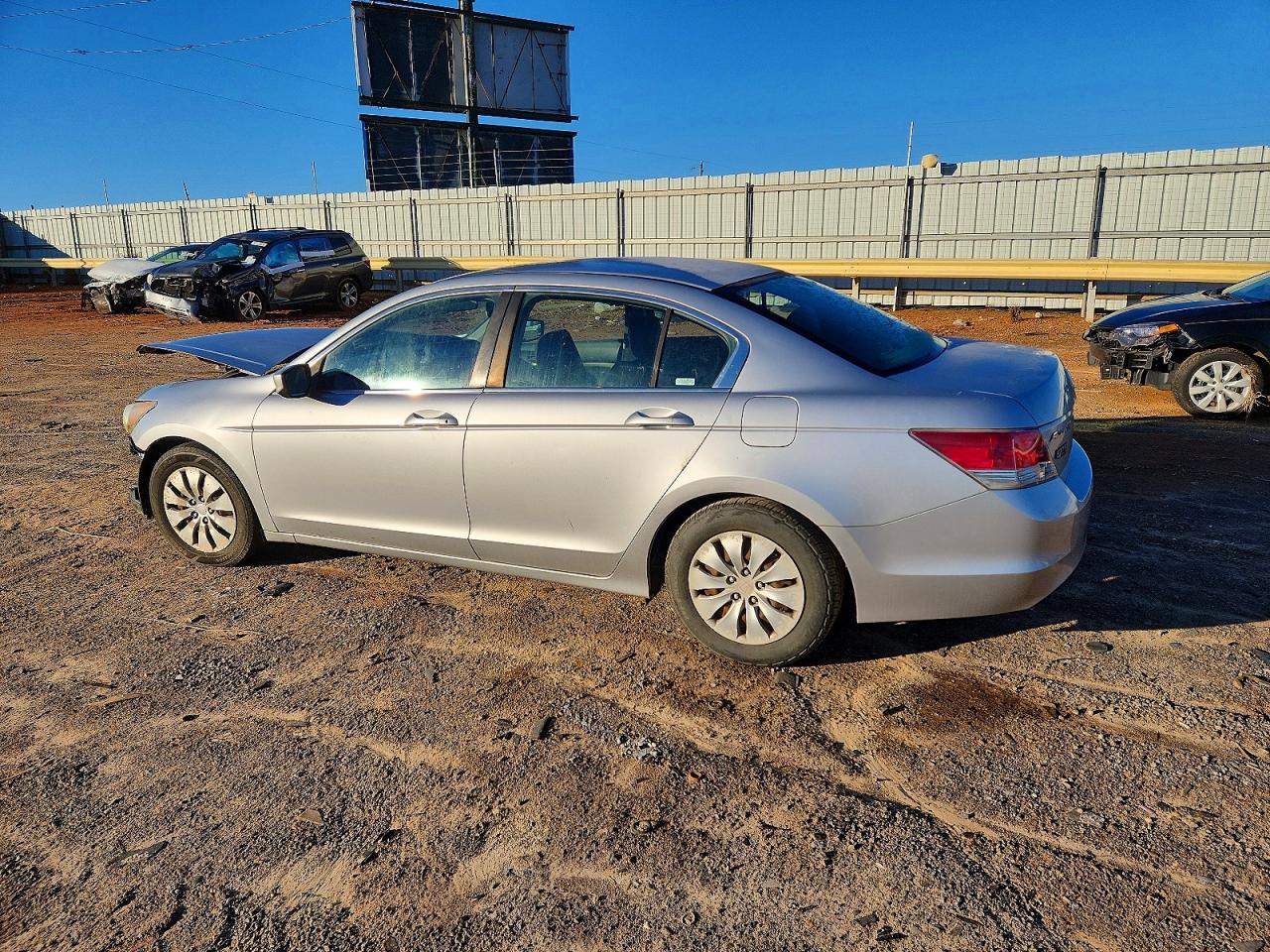 2009 HONDA ACCORD LX photo 2