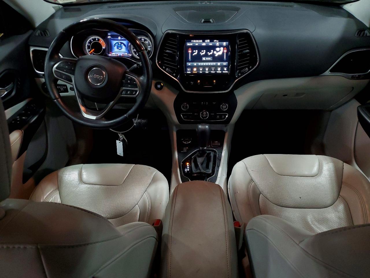 2019 JEEP CHEROKEE OVERLAND photo 8