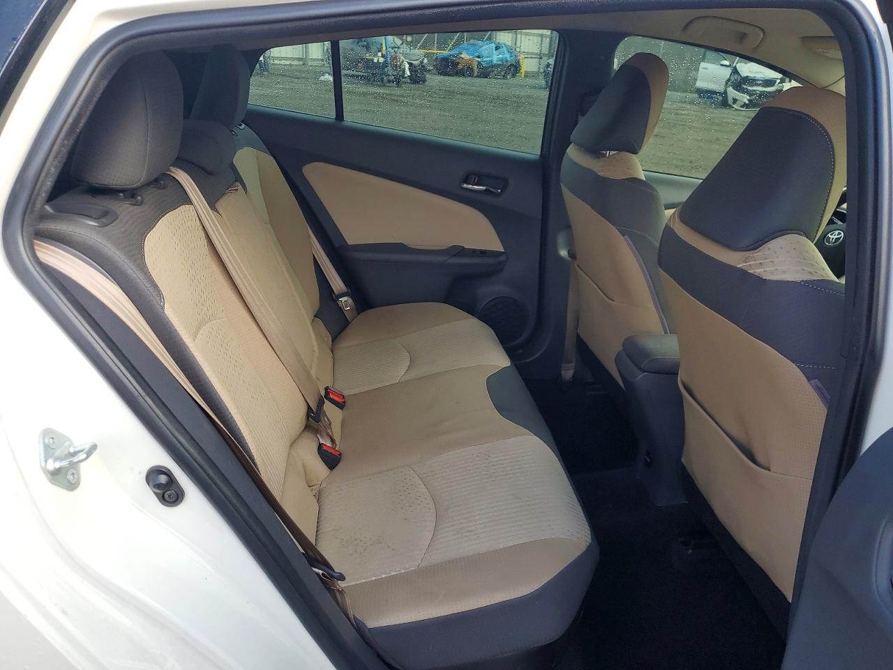 2017 TOYOTA PRIUS photo 10