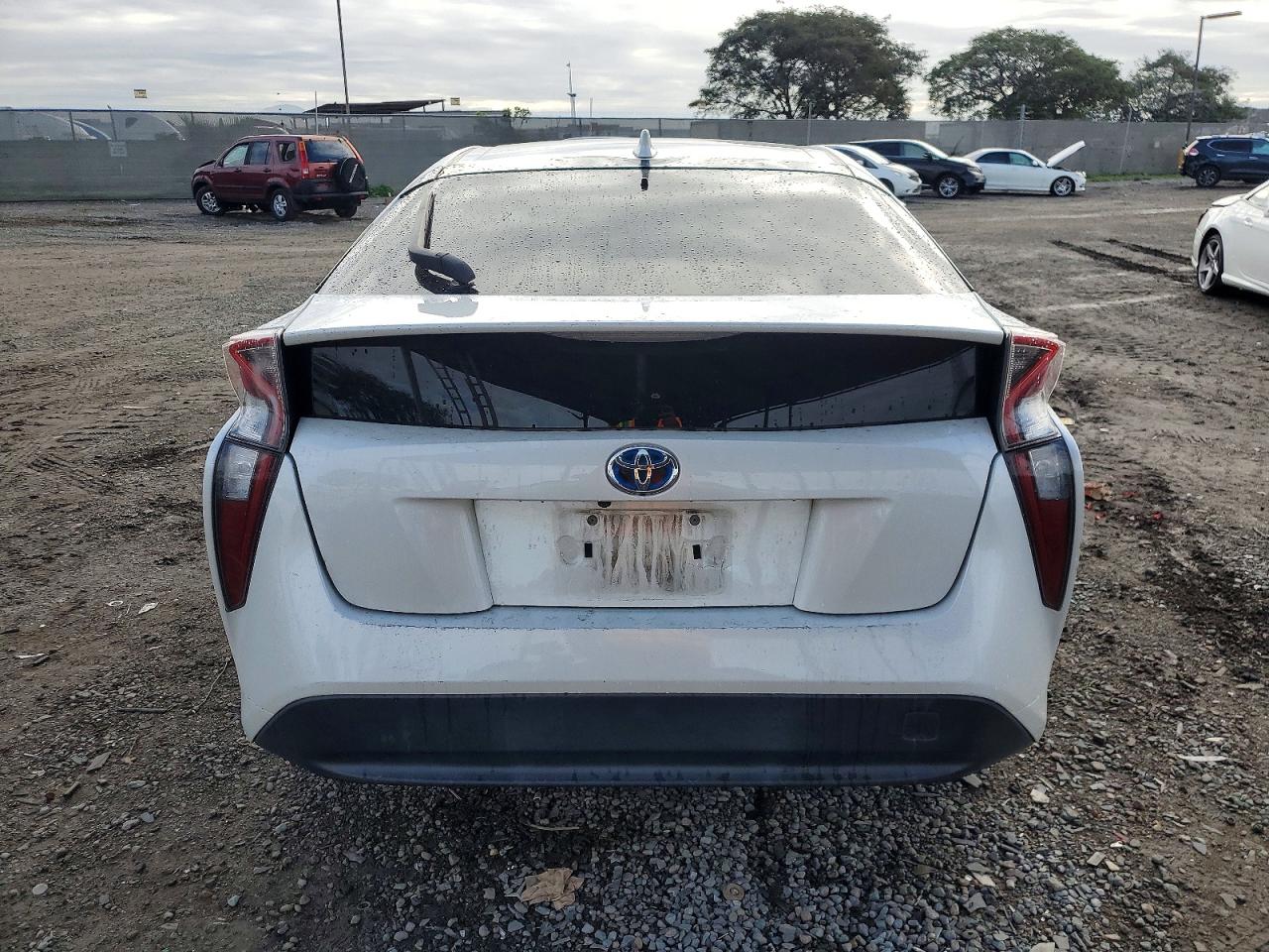 2017 TOYOTA PRIUS photo 6