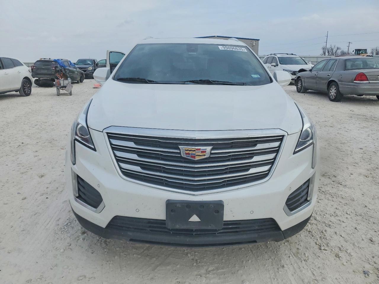 2018 CADILLAC XT5 LUXURY photo 5