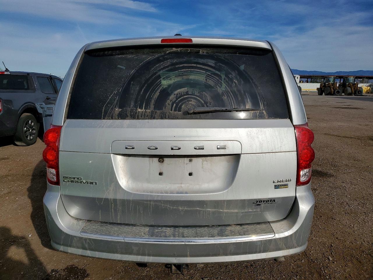 2012 DODGE GRAND CARAVAN CREW photo 6