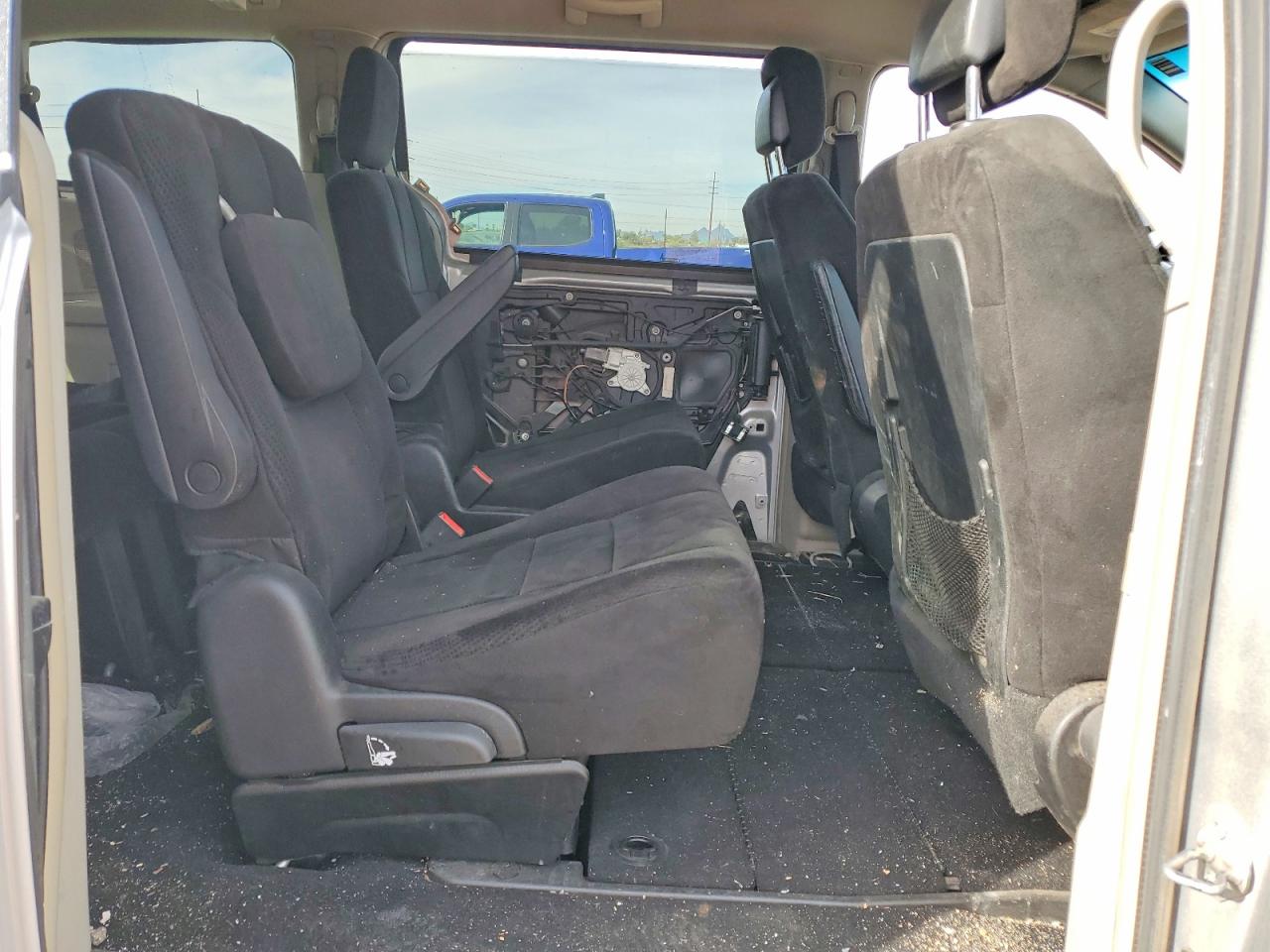 2012 DODGE GRAND CARAVAN CREW photo 11