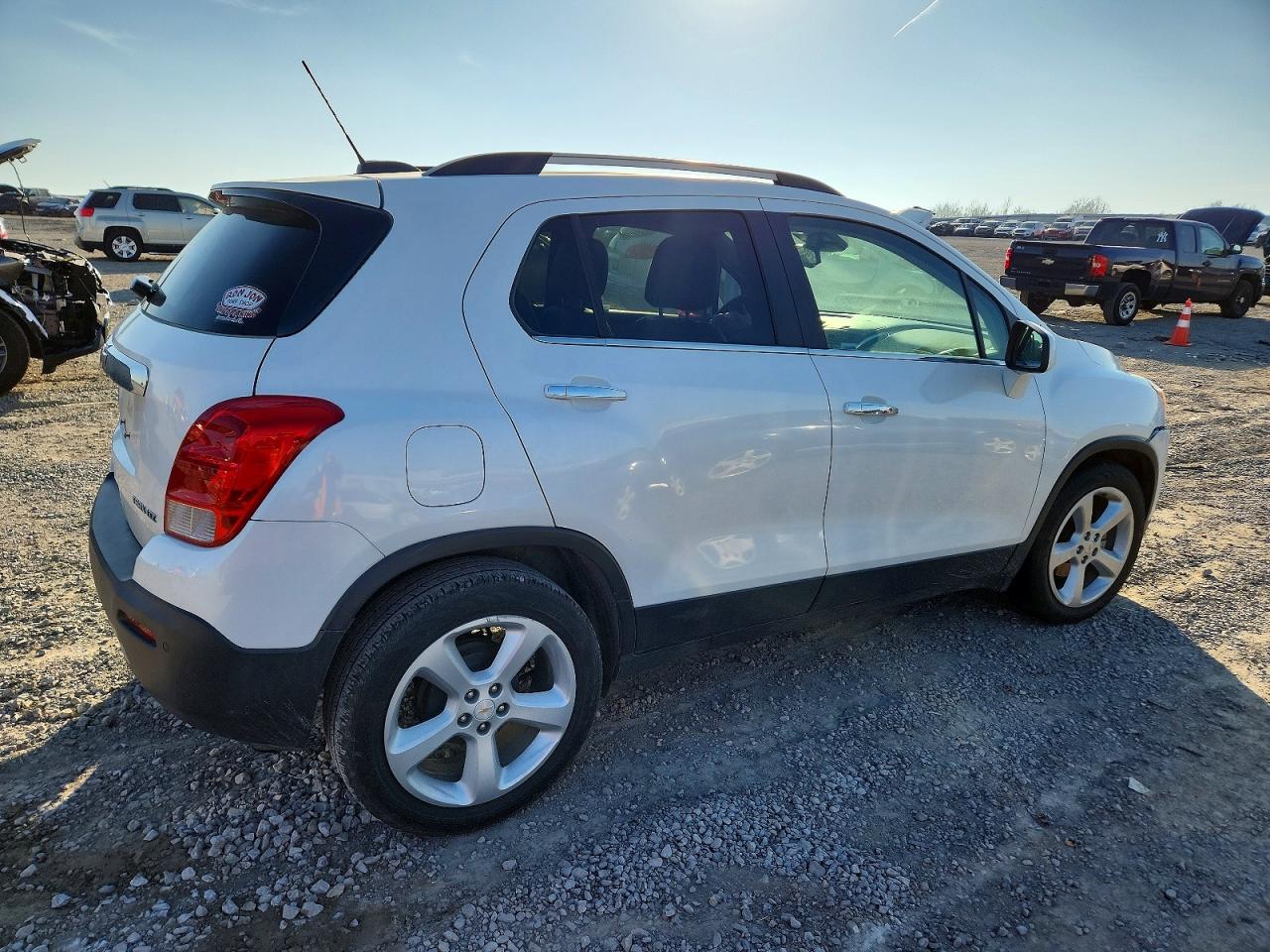 2015 CHEVROLET TRAX LTZ photo 3