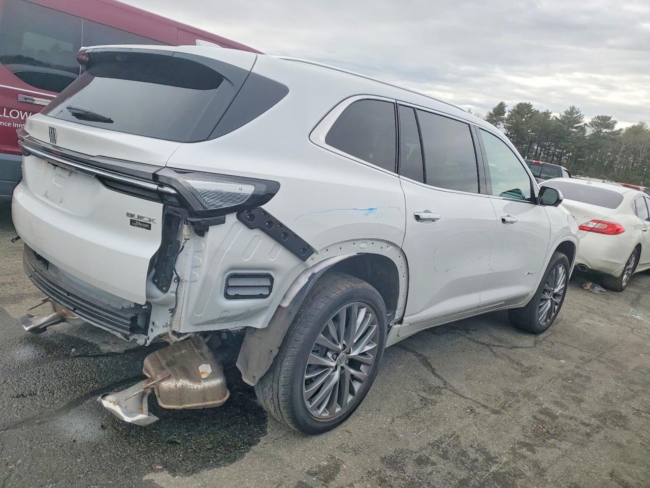 2025 BUICK ENCLAVE AVENIR photo 3