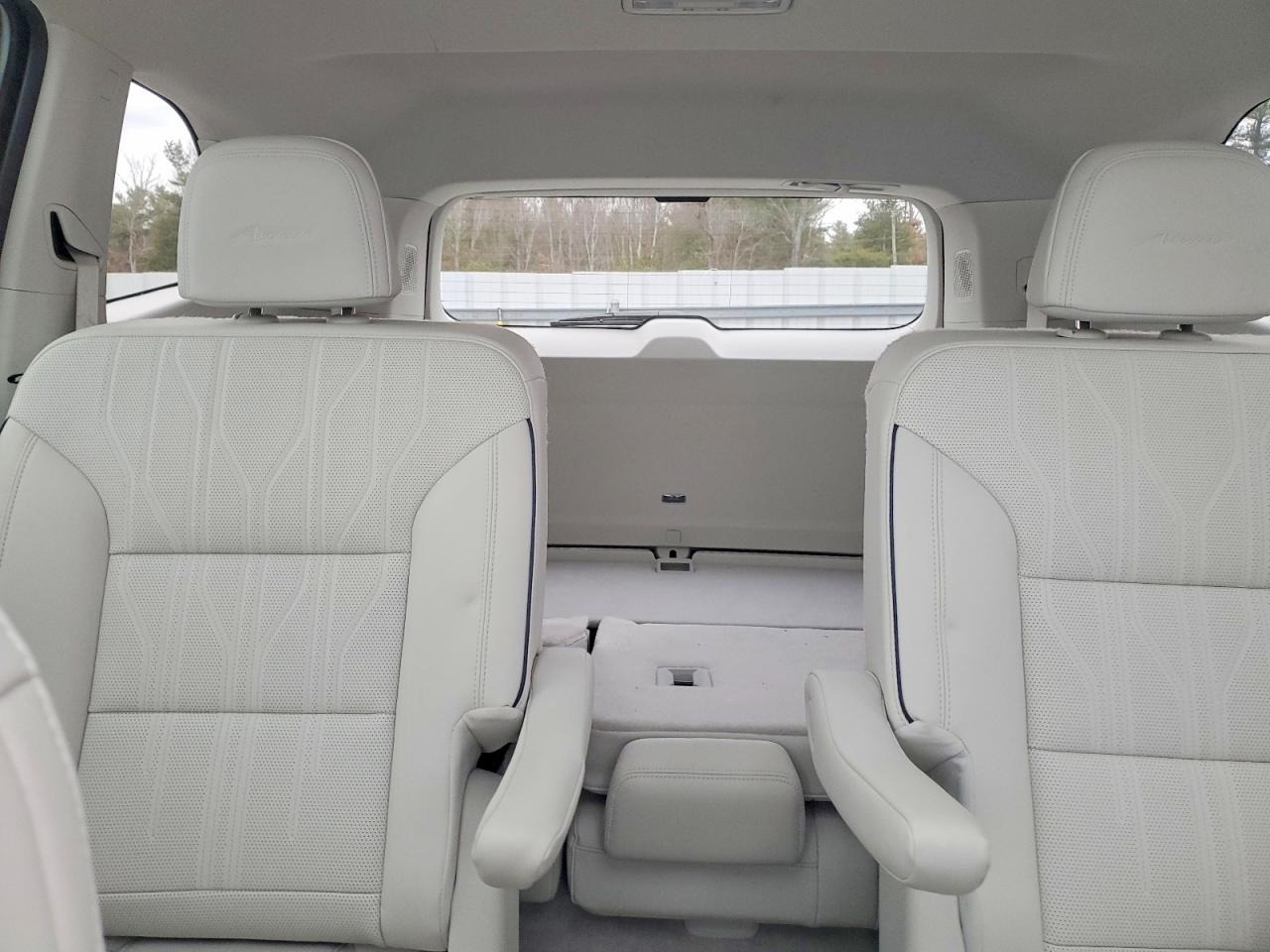 2025 BUICK ENCLAVE AVENIR photo 10