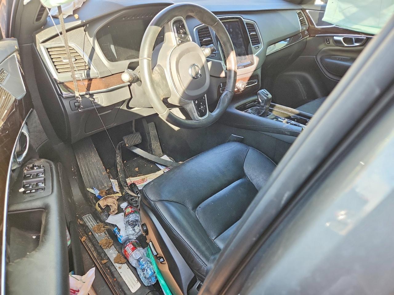 2019 VOLVO XC90 T5 MOMENTUM photo 8