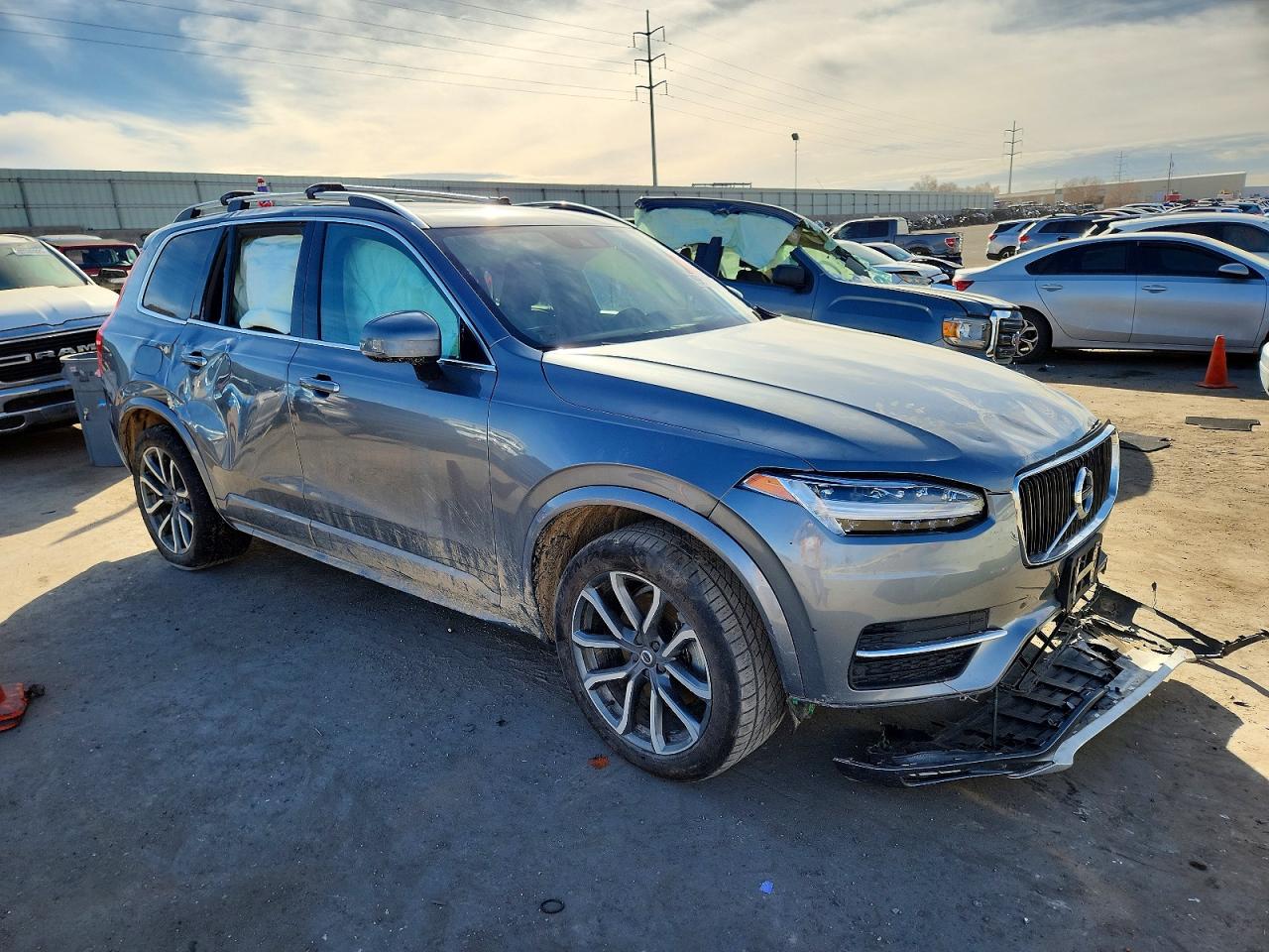 2019 VOLVO XC90 T5 MOMENTUM photo 4