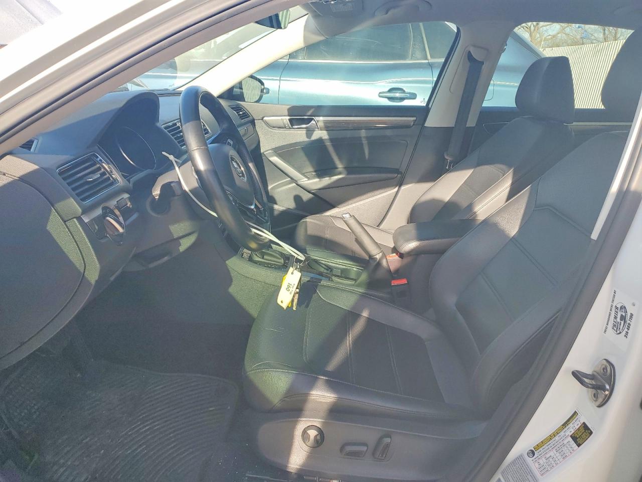 2017 VOLKSWAGEN PASSAT SE photo 7