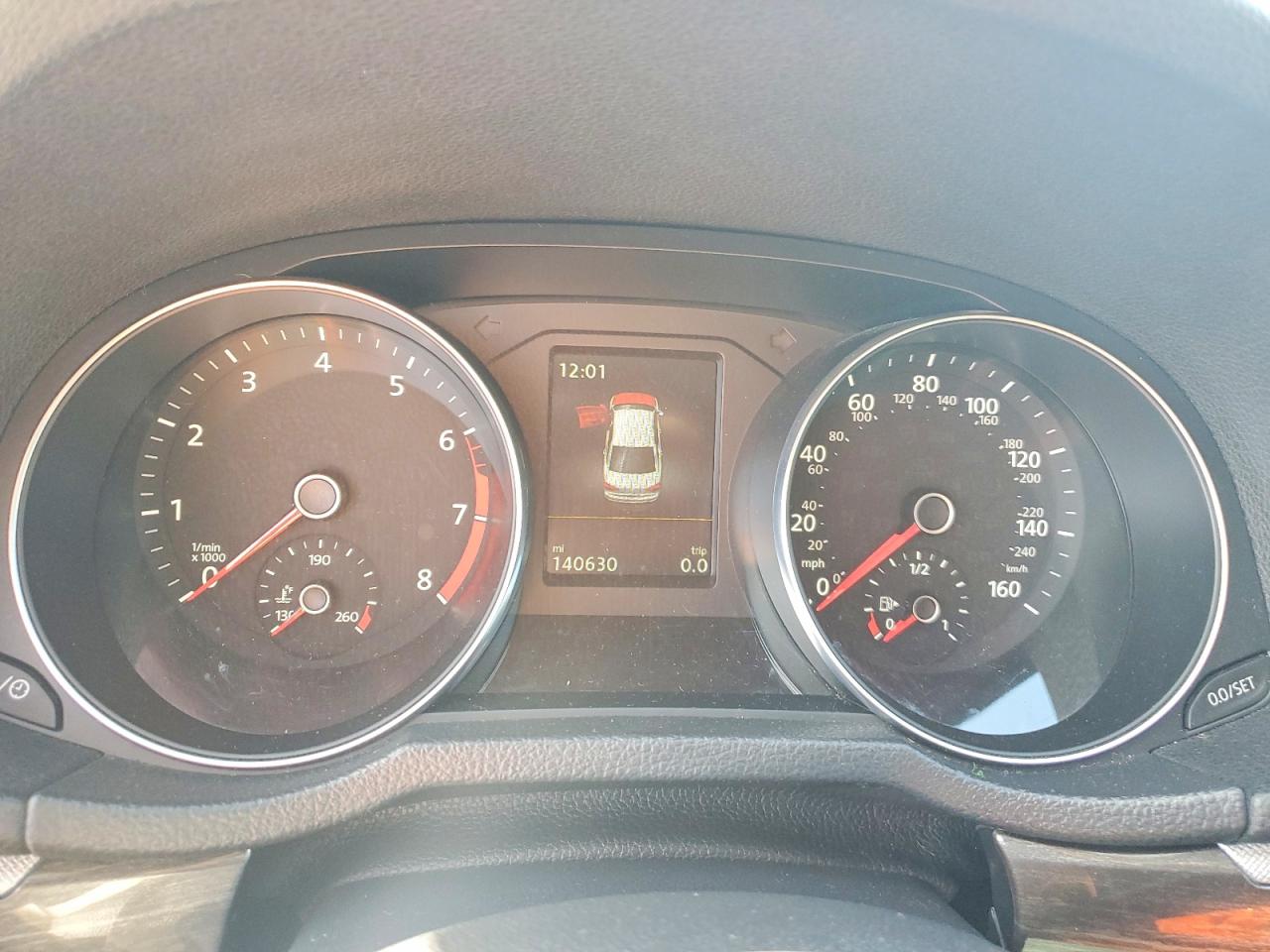 2017 VOLKSWAGEN PASSAT SE photo 9