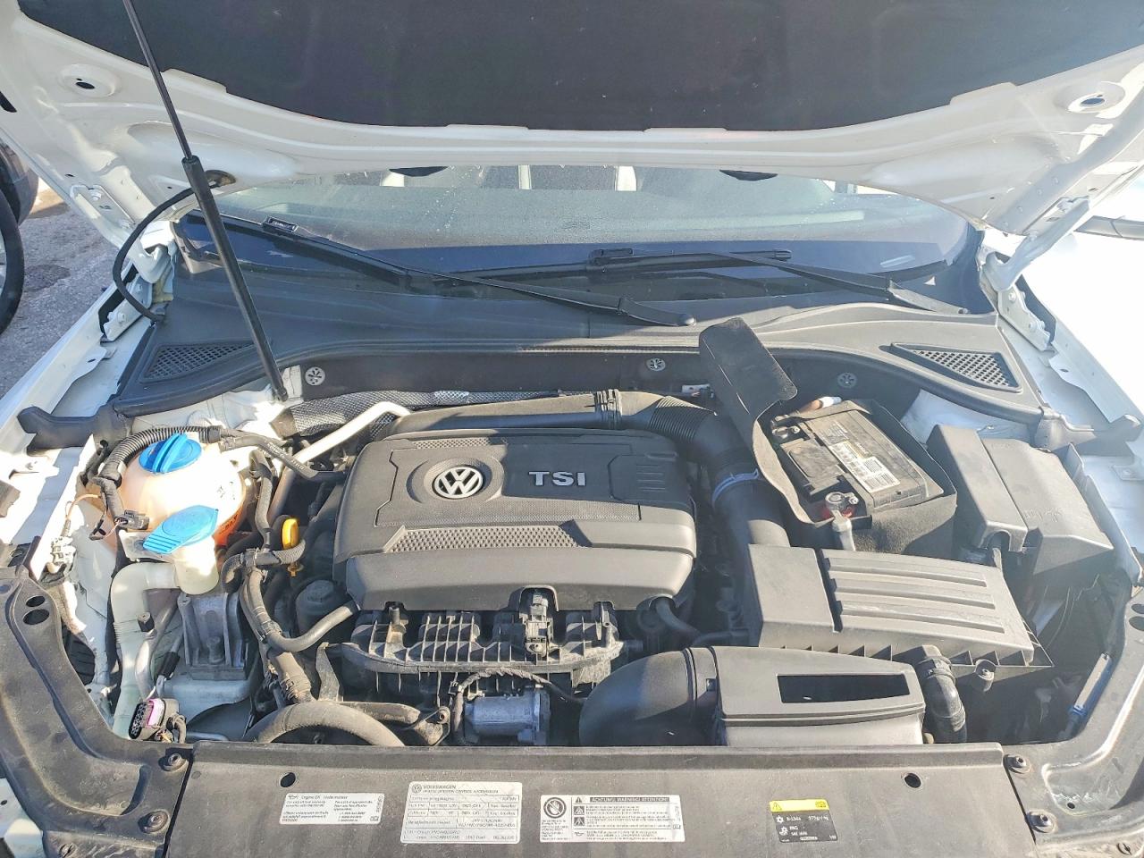 2017 VOLKSWAGEN PASSAT SE photo 11