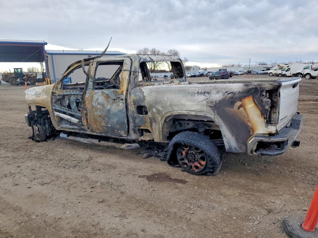 2024 CHEVROLET SILVERADO K2500 HEAVY DUTY LTZ photo 2