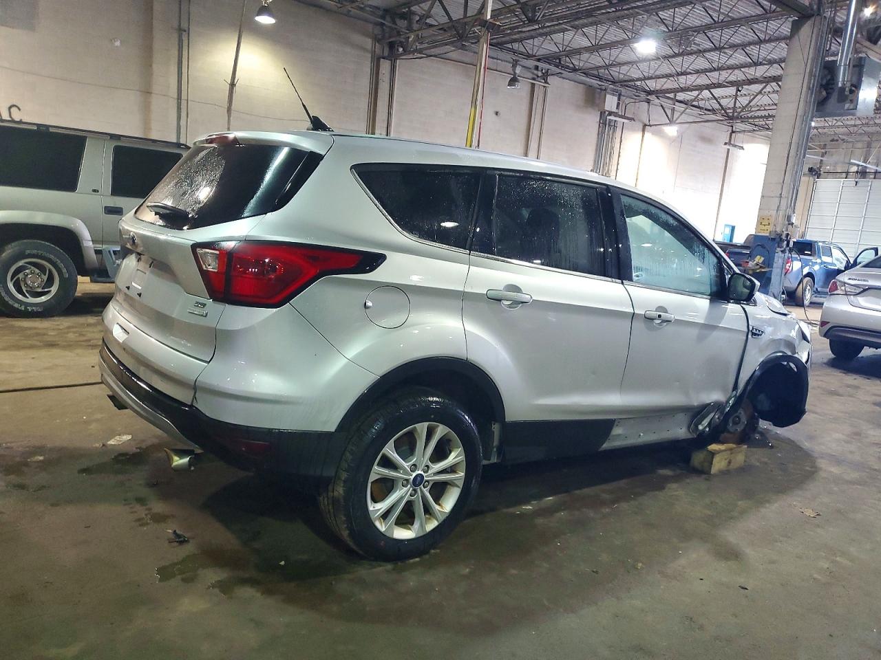 2019 FORD ESCAPE SE photo 3