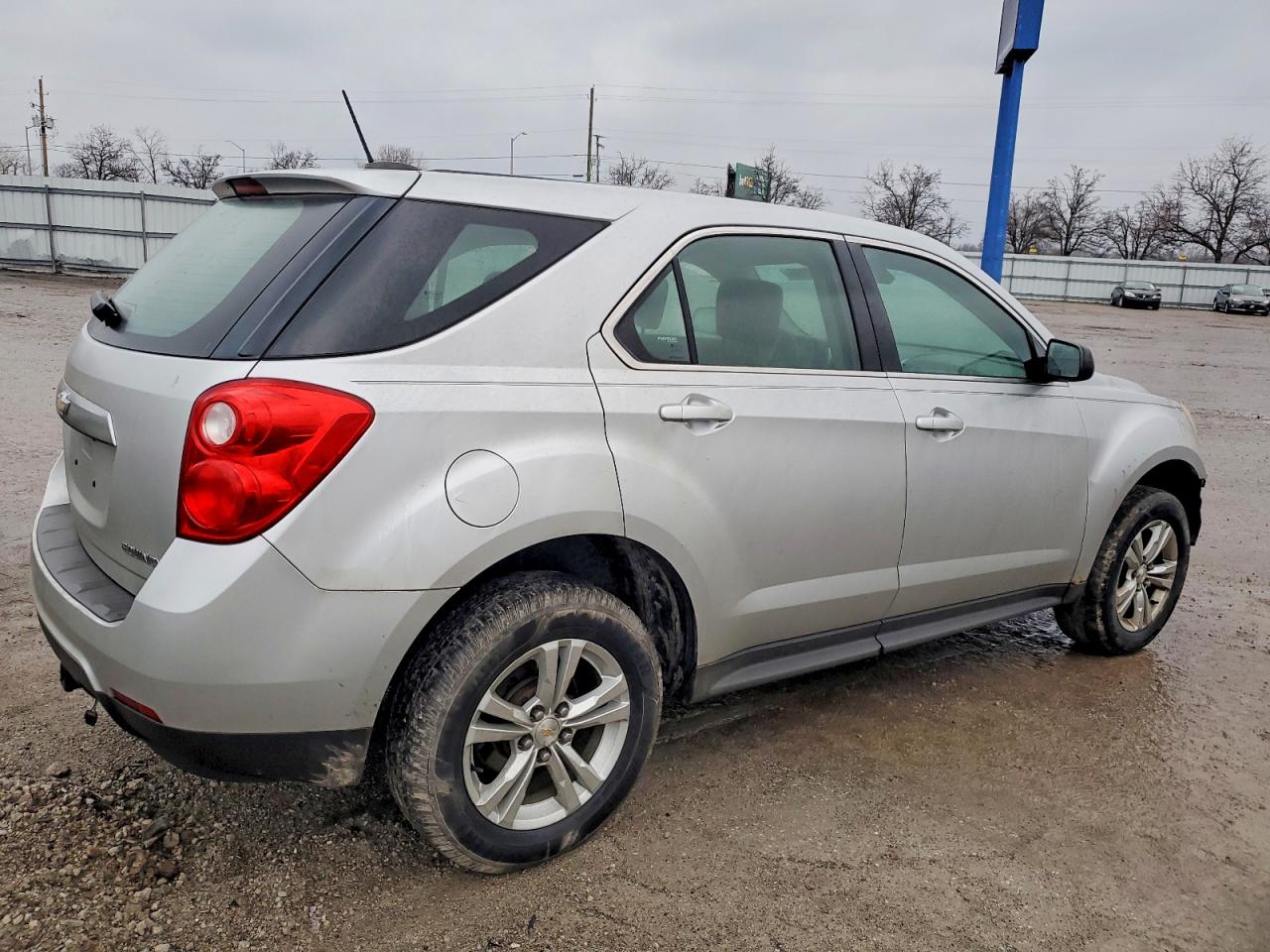 2015 CHEVROLET EQUINOX LS photo 3