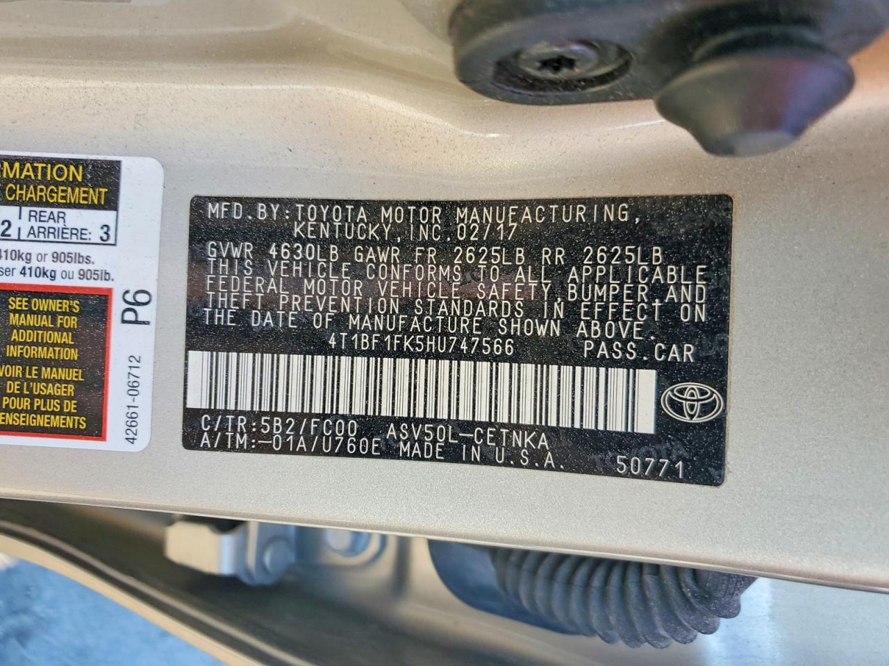 2017 TOYOTA CAMRY LE photo 12