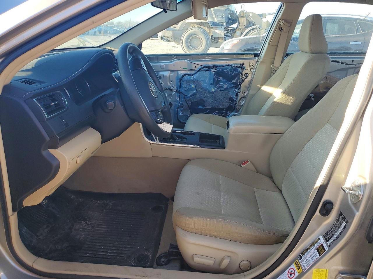 2017 TOYOTA CAMRY LE photo 7