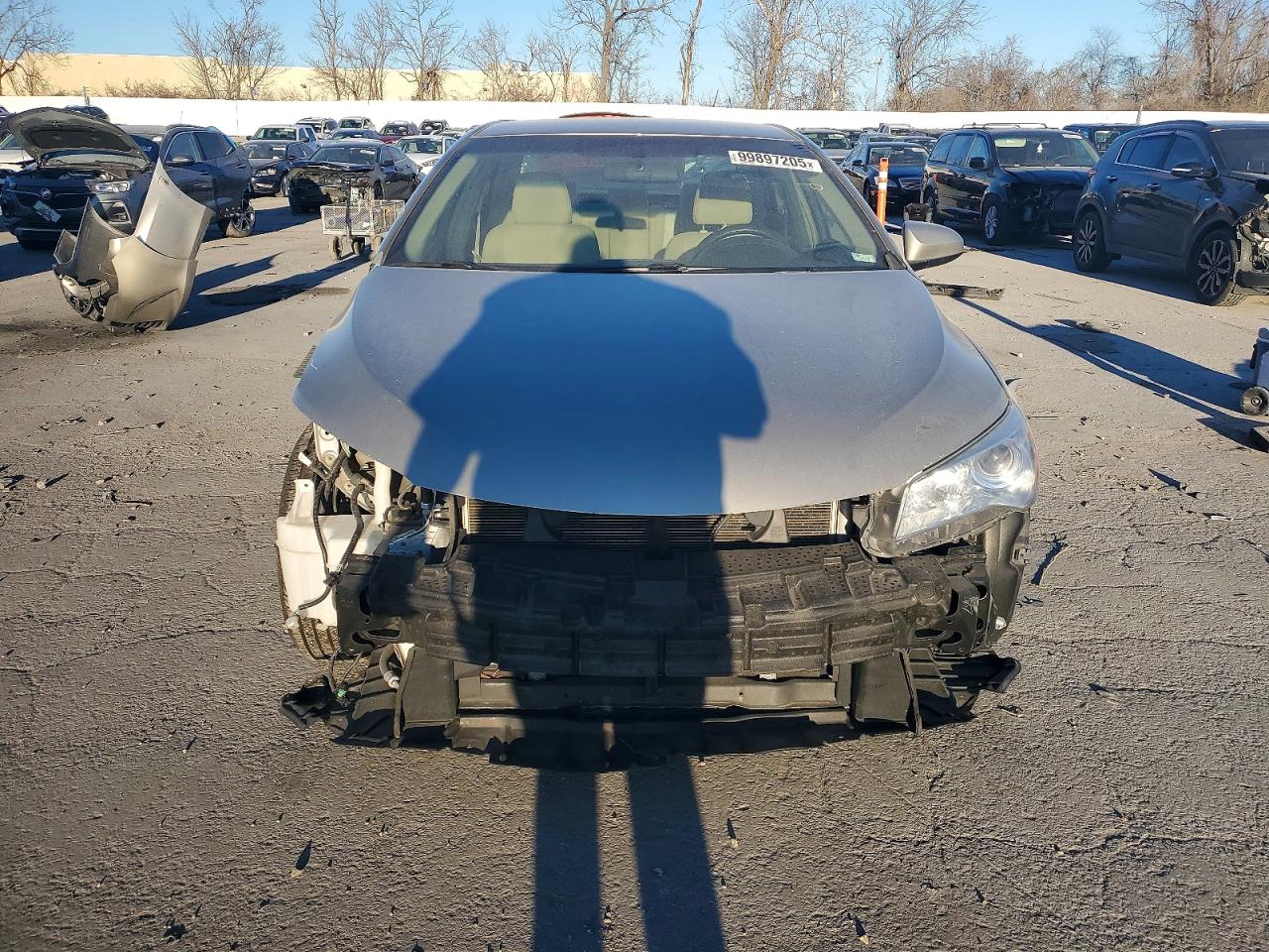 2017 TOYOTA CAMRY LE photo 5