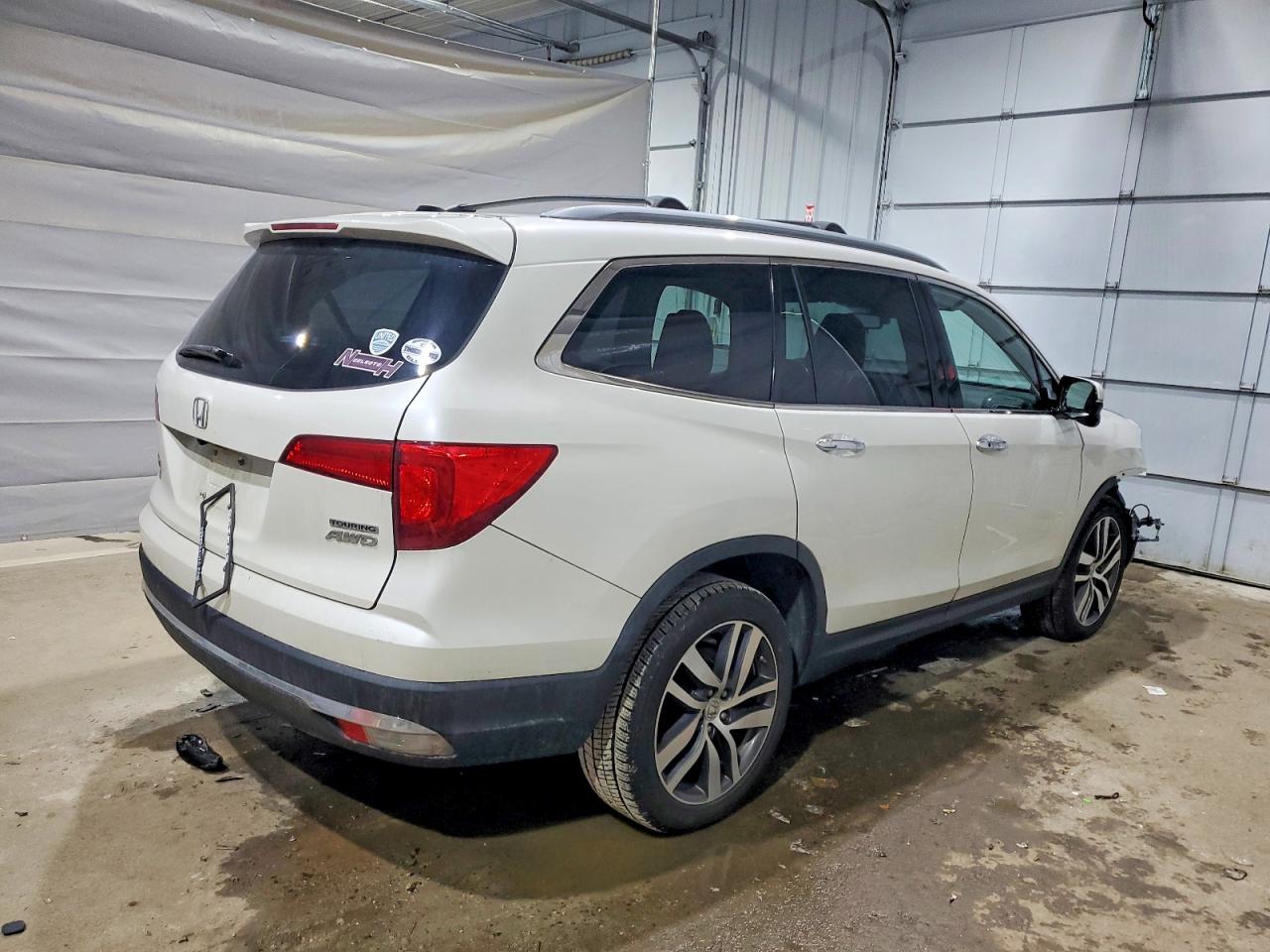 2016 HONDA PILOT TOURING photo 3