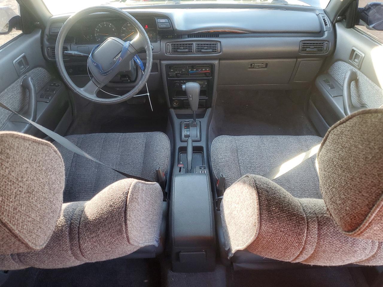 1989 TOYOTA CAMRY DLX photo 8