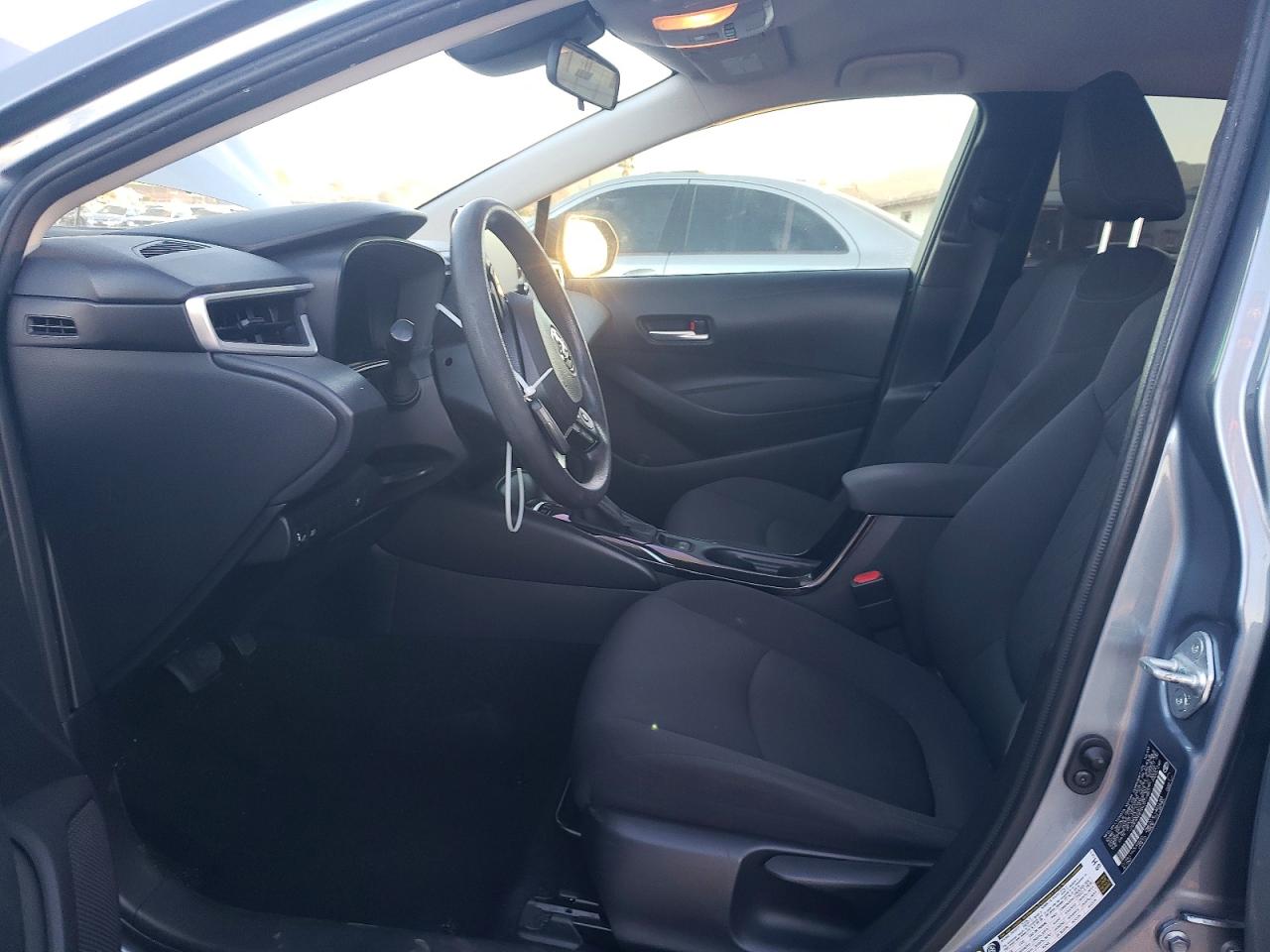 2021 TOYOTA COROLLA LE photo 13
