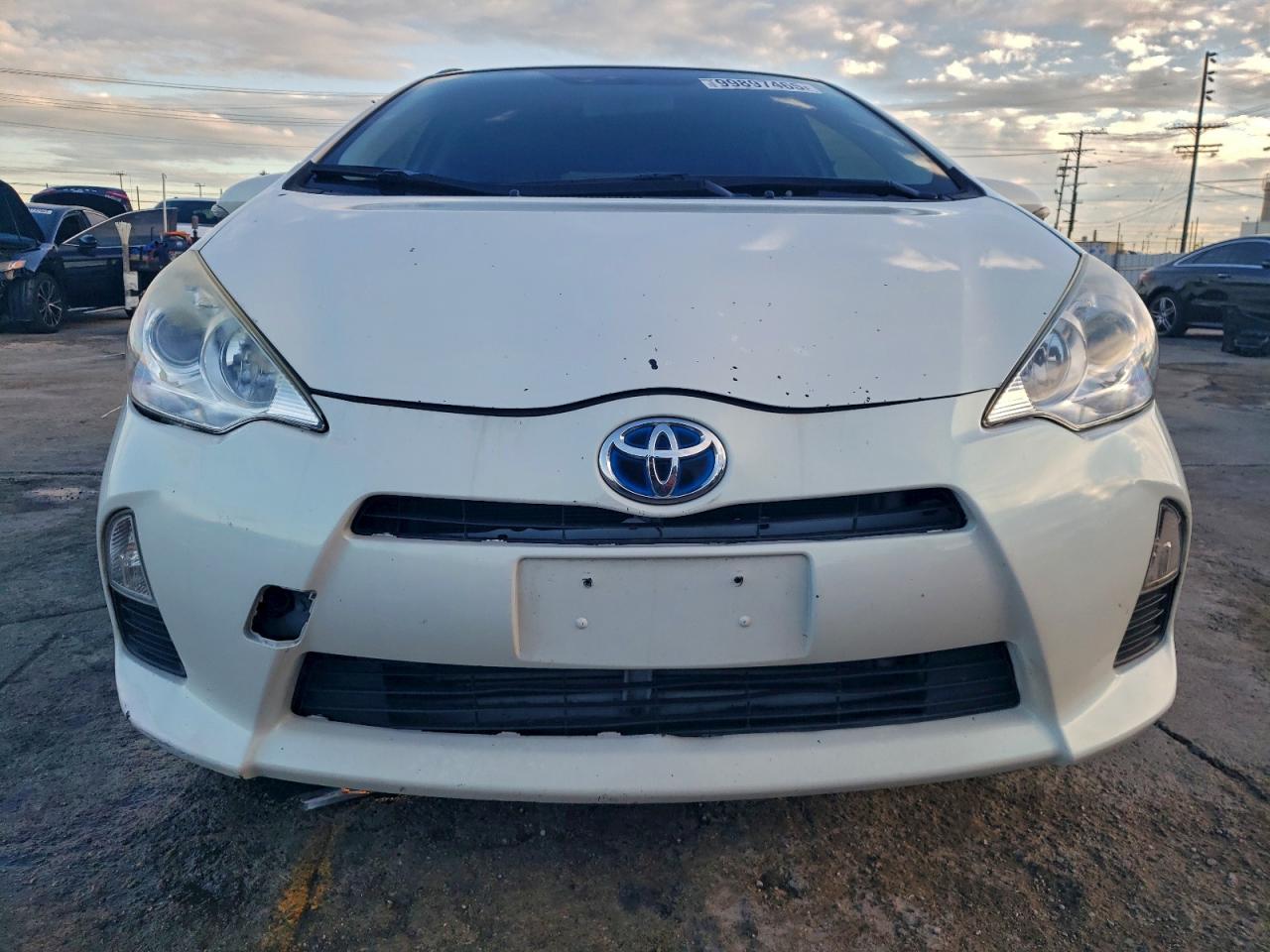 2014 TOYOTA PRIUS C photo 5