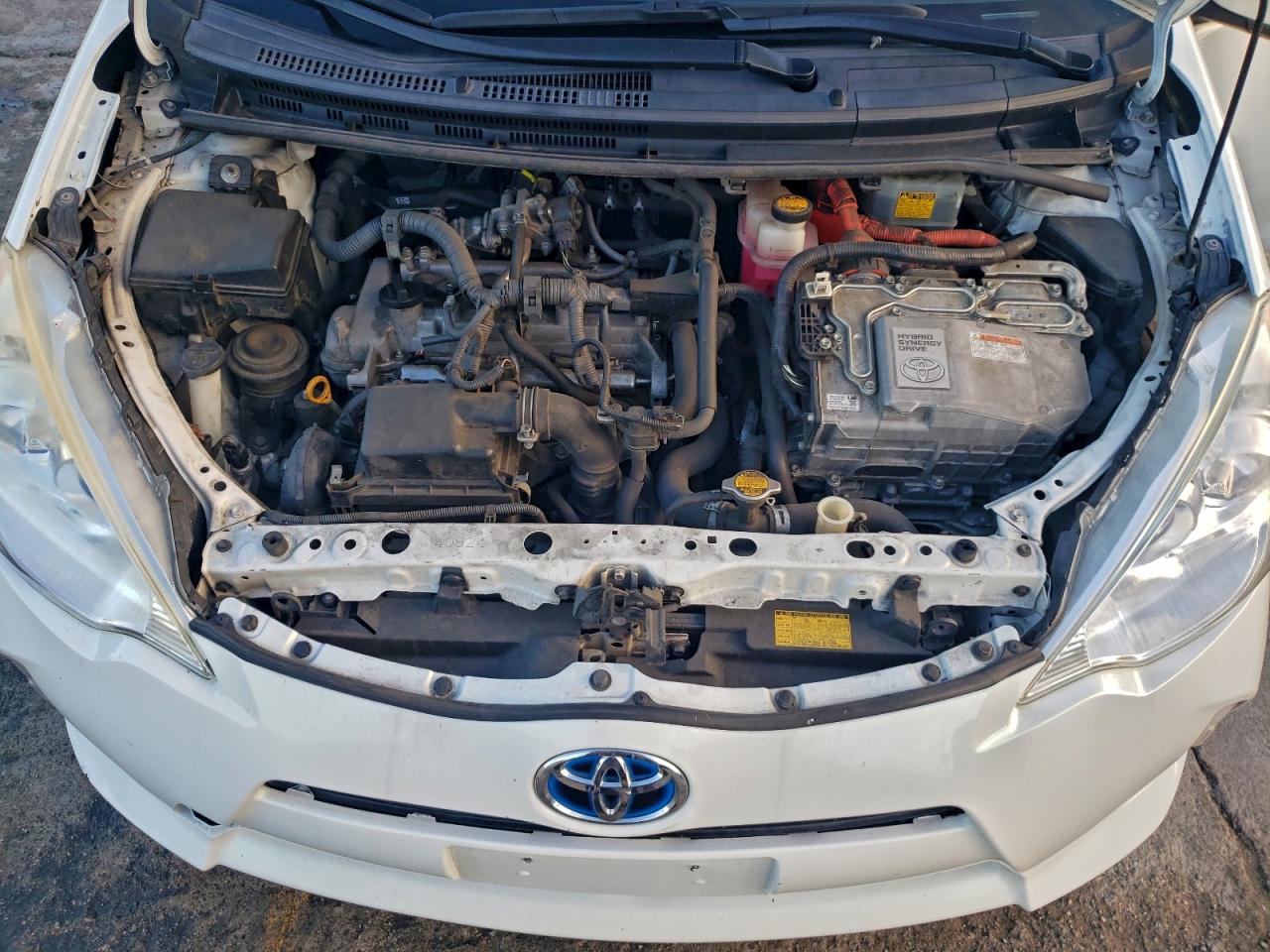2014 TOYOTA PRIUS C photo 11