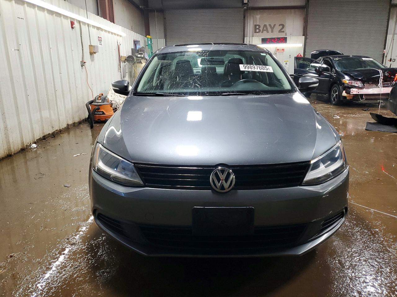 2012 VOLKSWAGEN JETTA SE photo 5