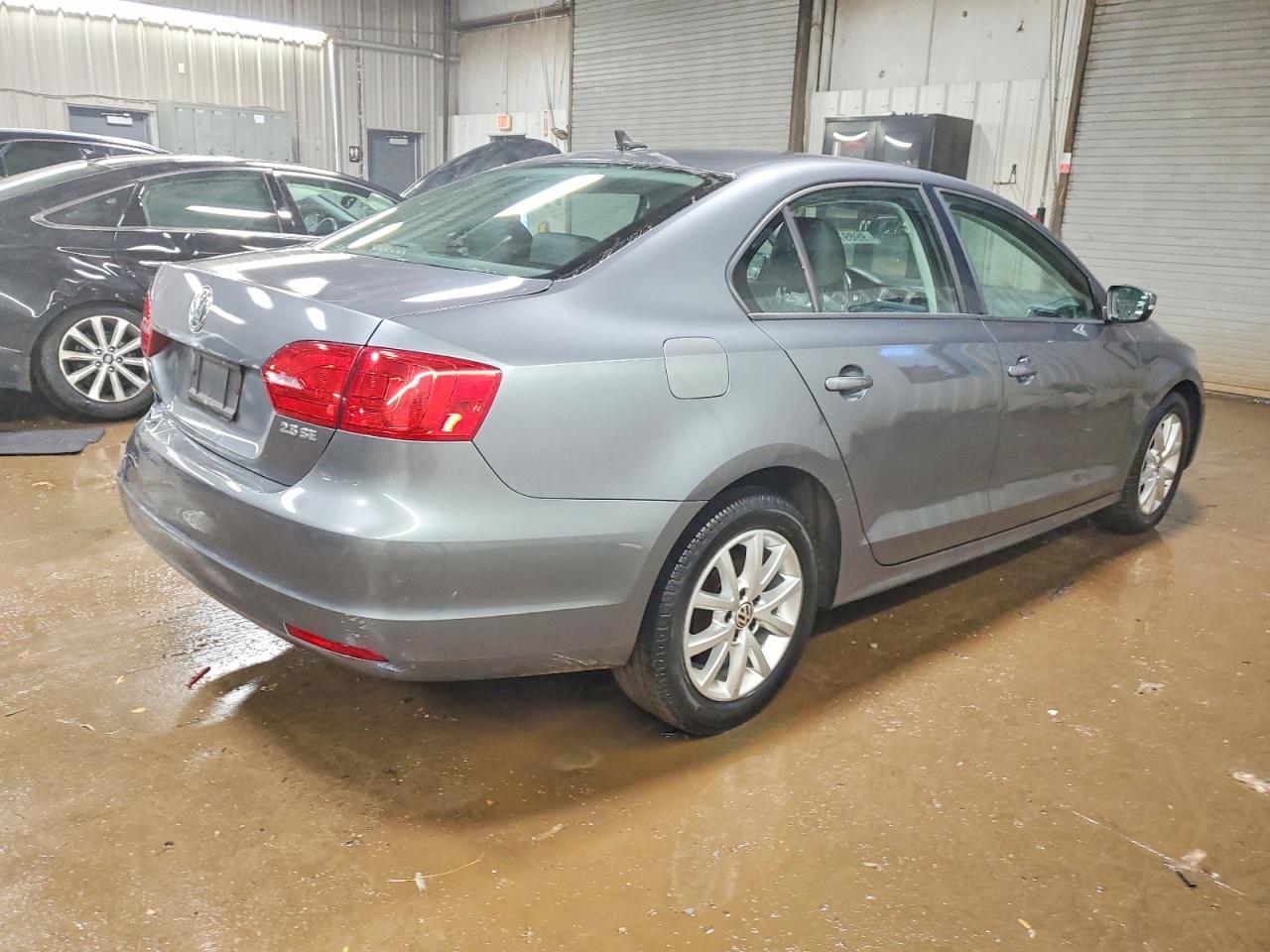 2012 VOLKSWAGEN JETTA SE photo 3