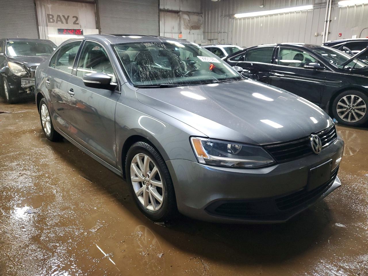 2012 VOLKSWAGEN JETTA SE photo 4