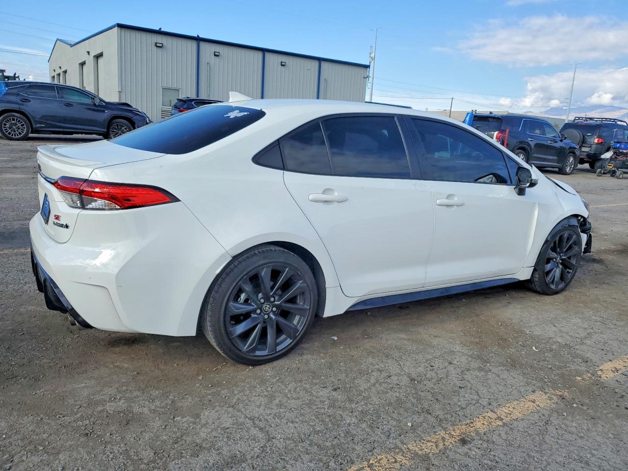 2023 TOYOTA COROLLA LE photo 3
