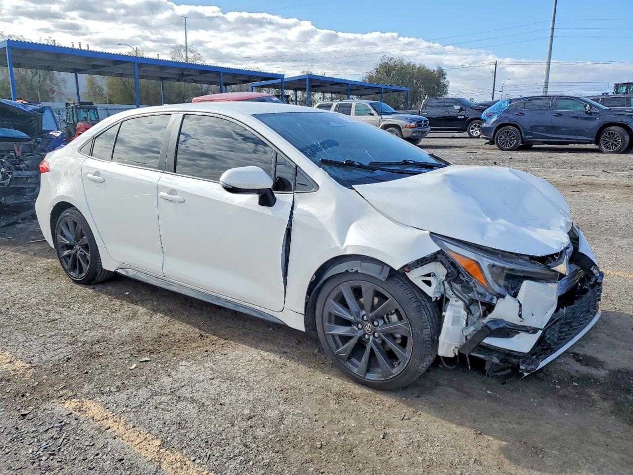 2023 TOYOTA COROLLA LE photo 4