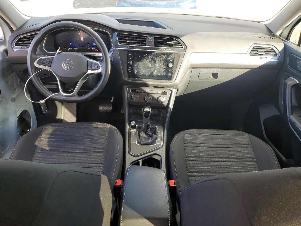2024 VOLKSWAGEN TIGUAN photo 15