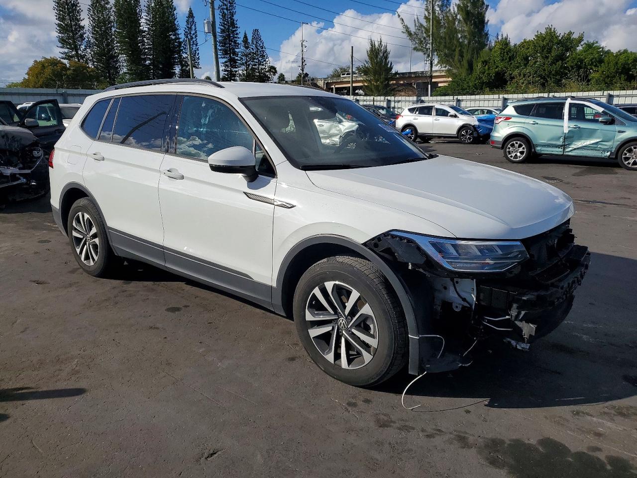 2024 VOLKSWAGEN TIGUAN photo 7