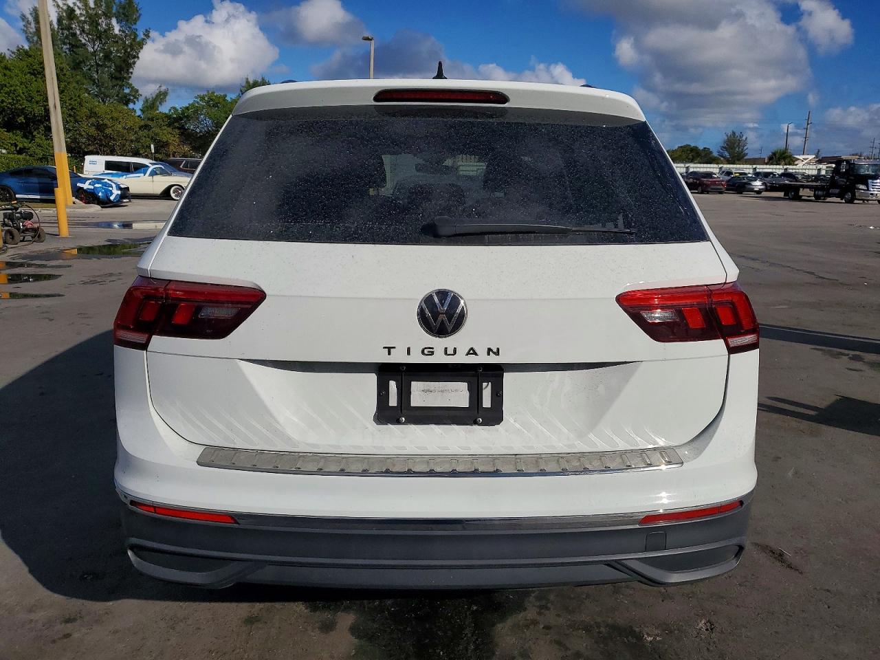2024 VOLKSWAGEN TIGUAN photo 11