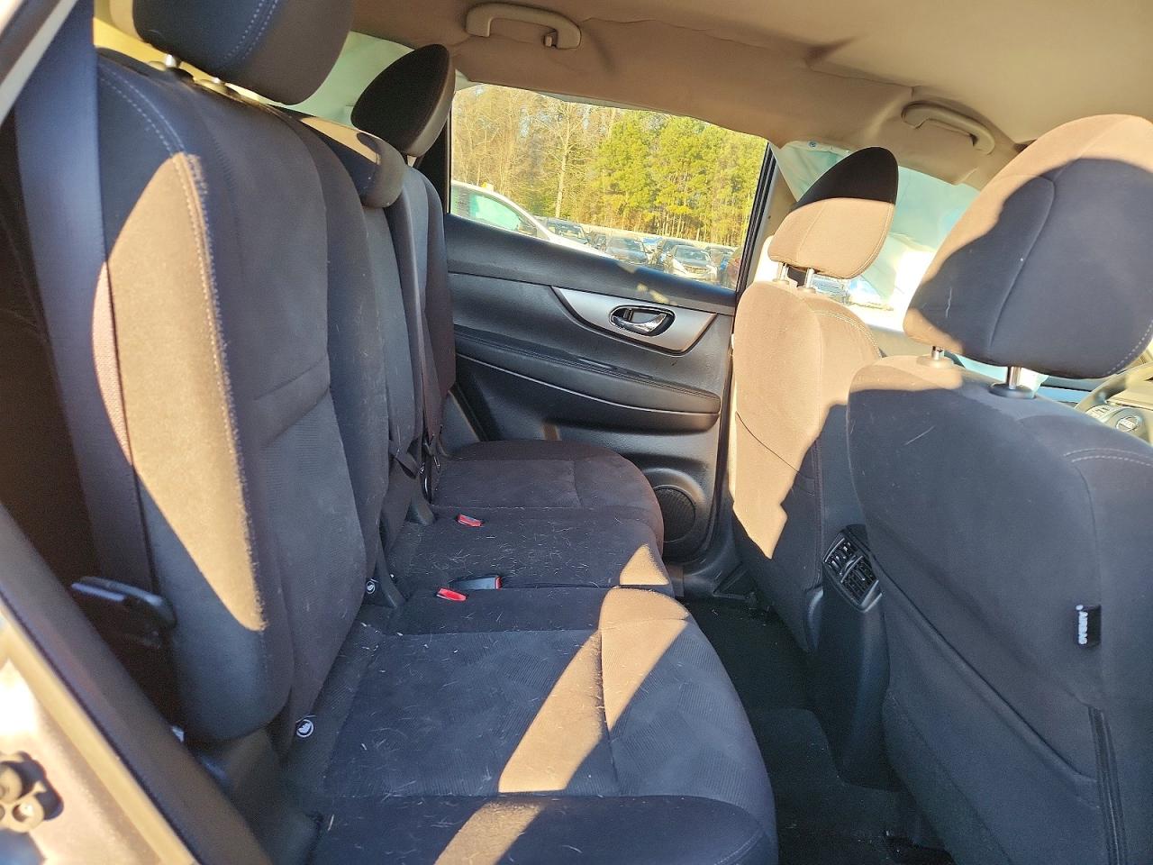 2016 NISSAN ROGUE SV photo 11