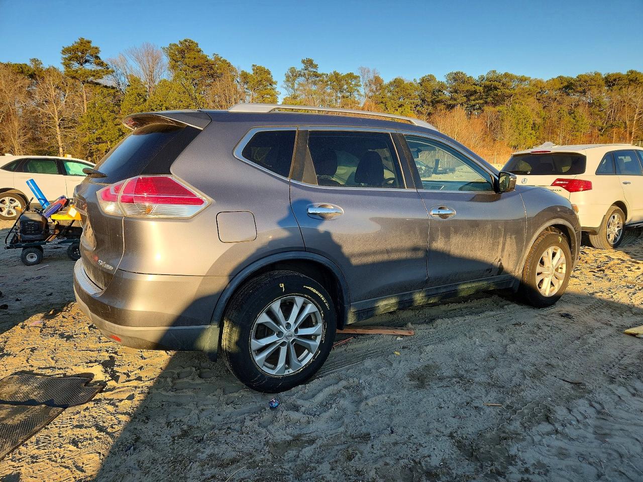 2016 NISSAN ROGUE SV photo 3