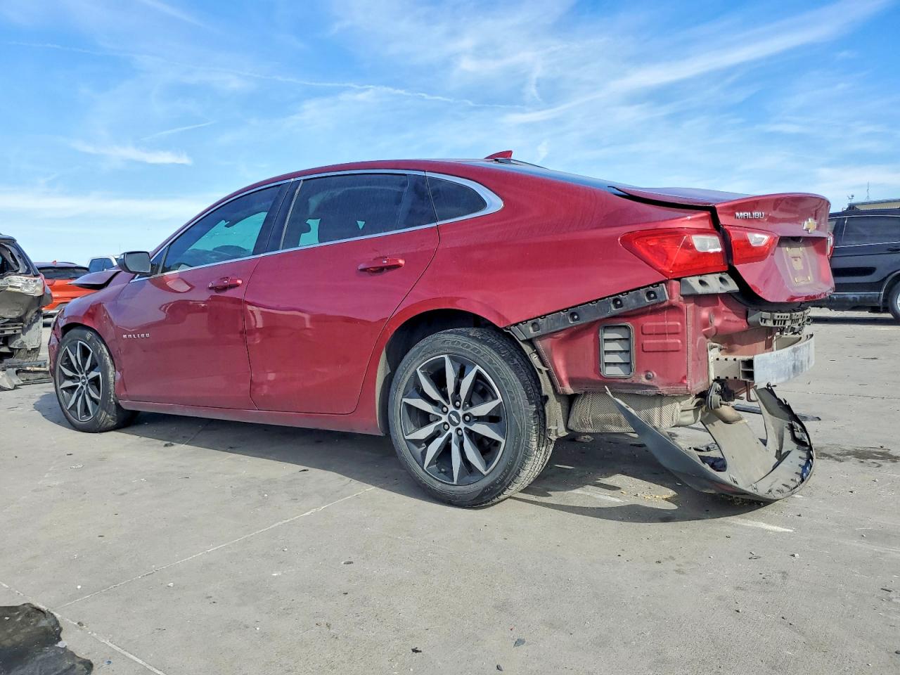 2017 CHEVROLET MALIBU LT photo 2