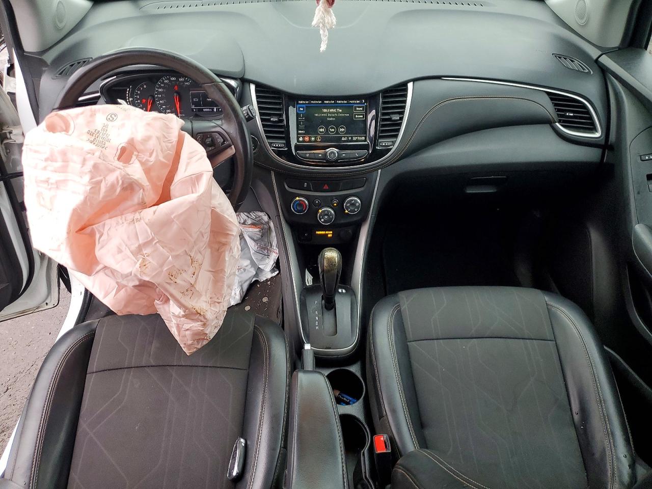 2019 CHEVROLET TRAX 1LT photo 8