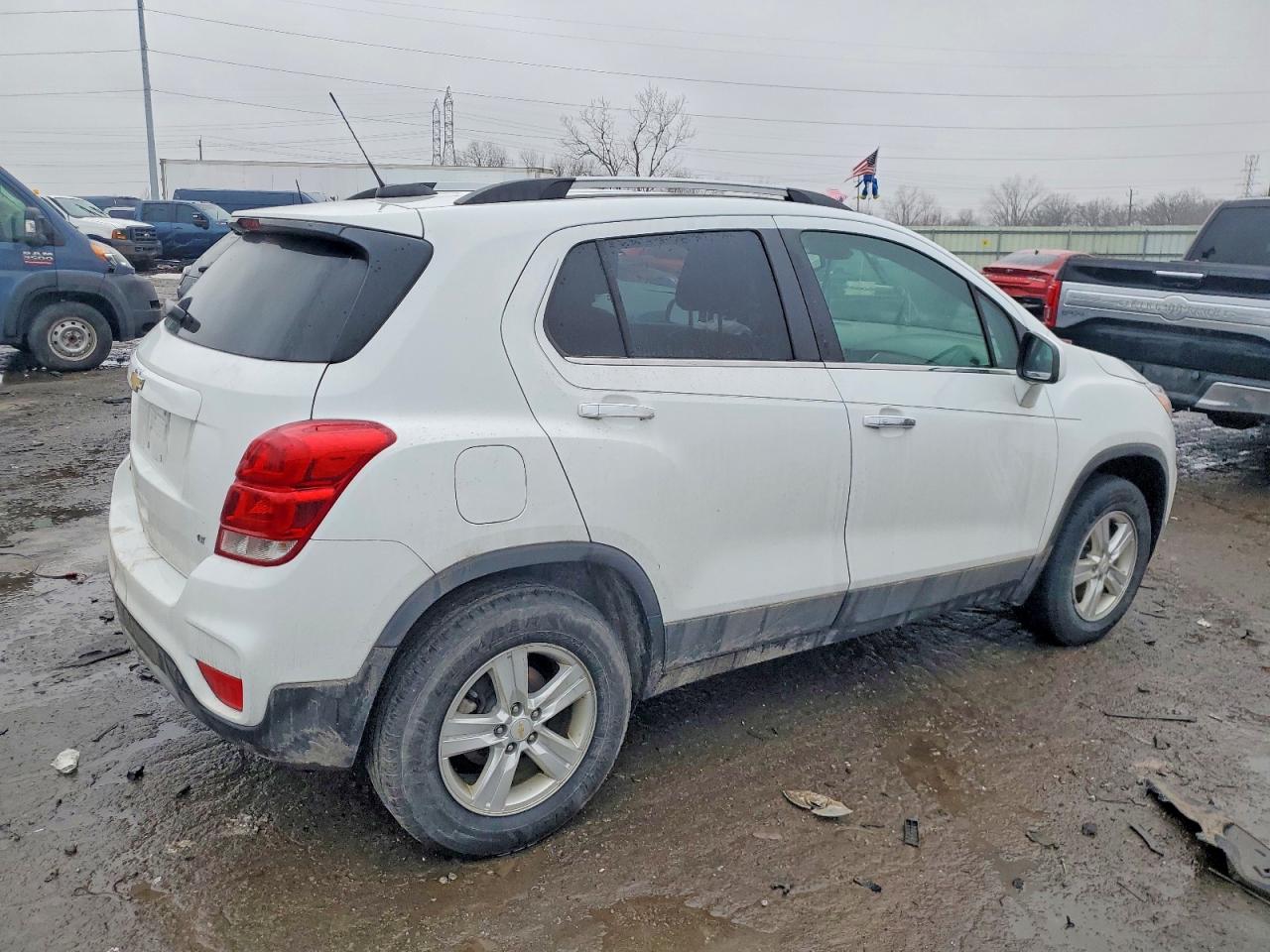 2019 CHEVROLET TRAX 1LT photo 3