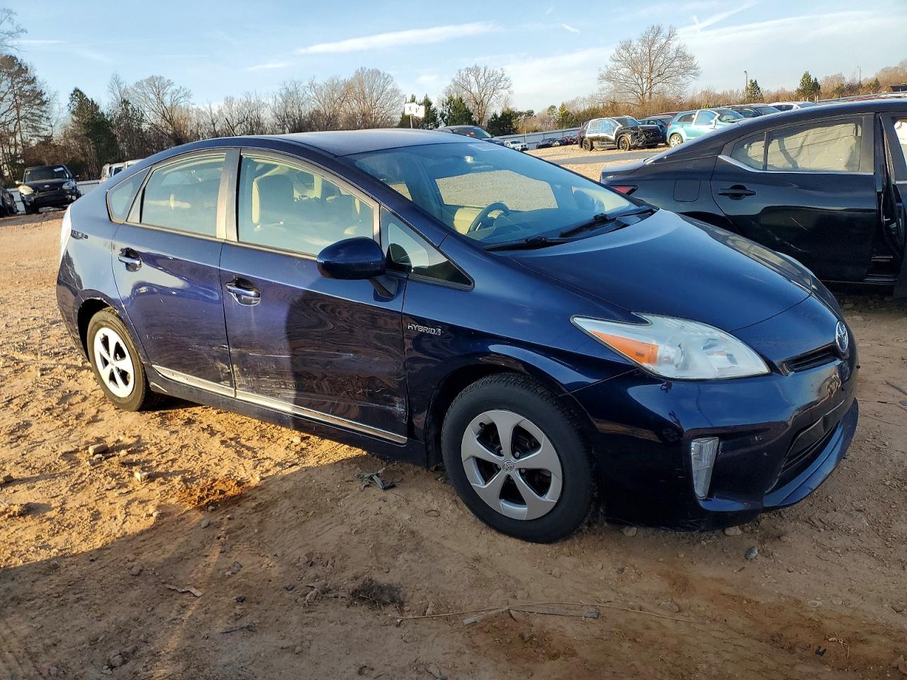 2013 TOYOTA PRIUS photo 4