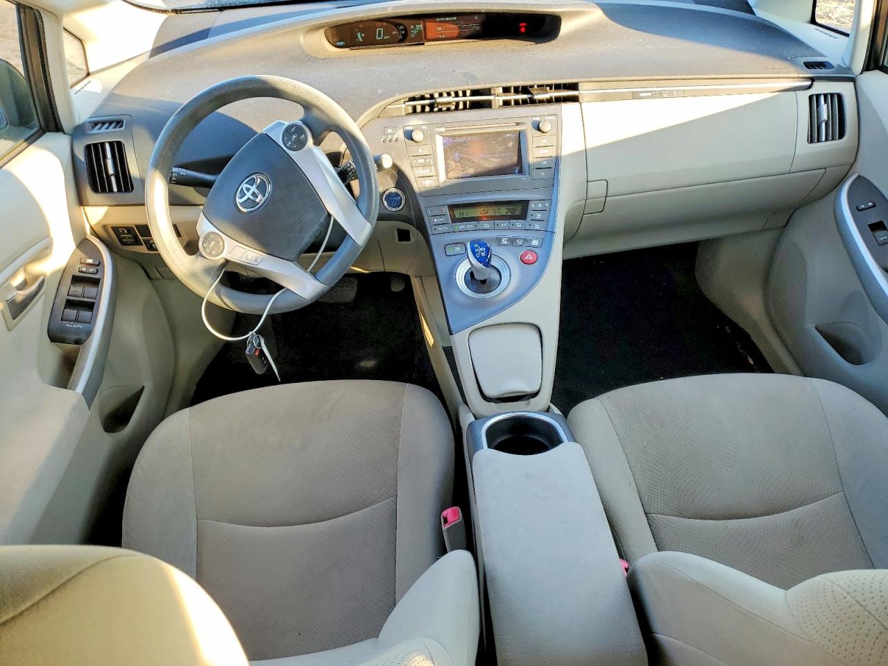 2013 TOYOTA PRIUS photo 8