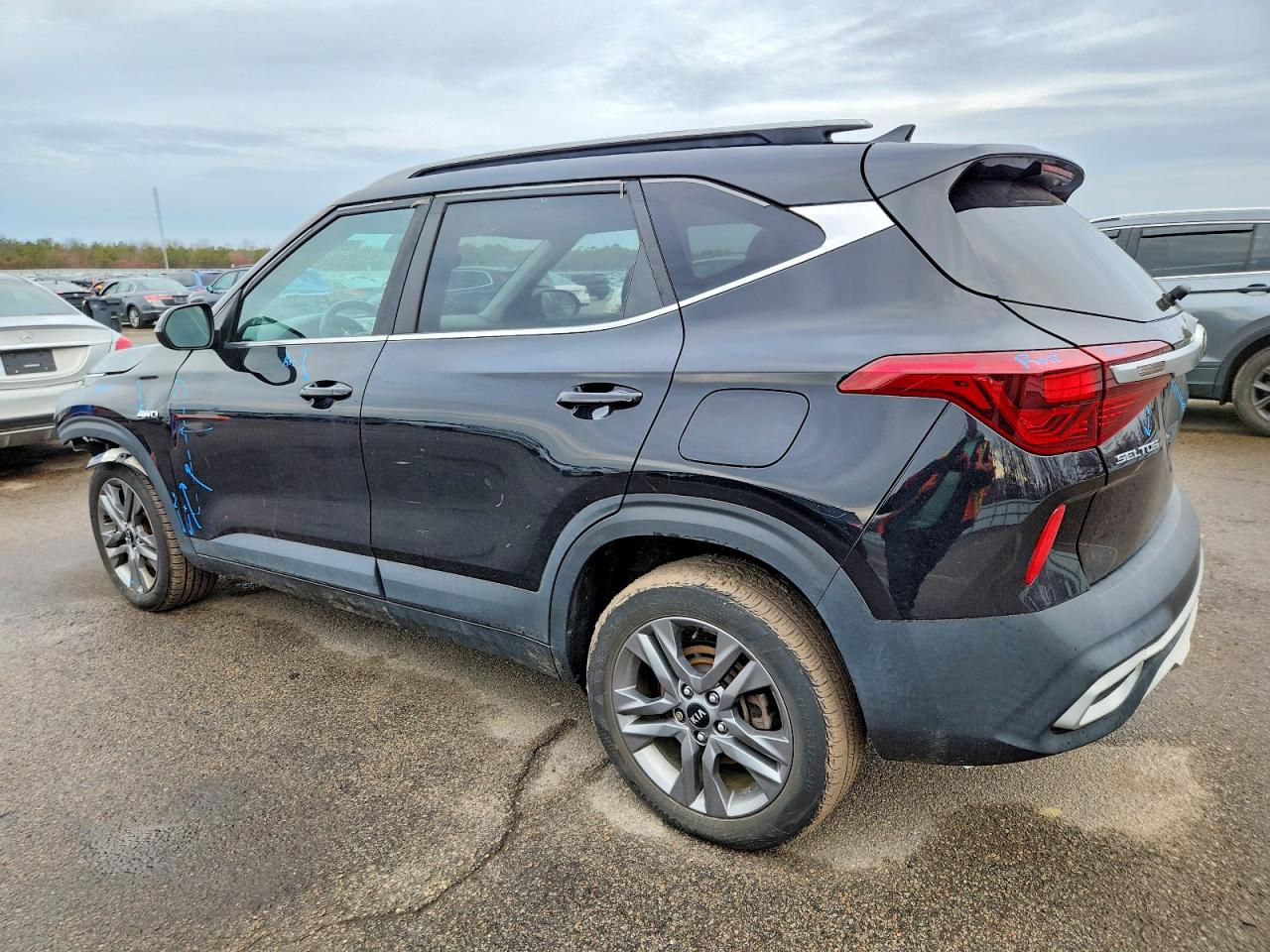 2021 KIA SELTOS S photo 2