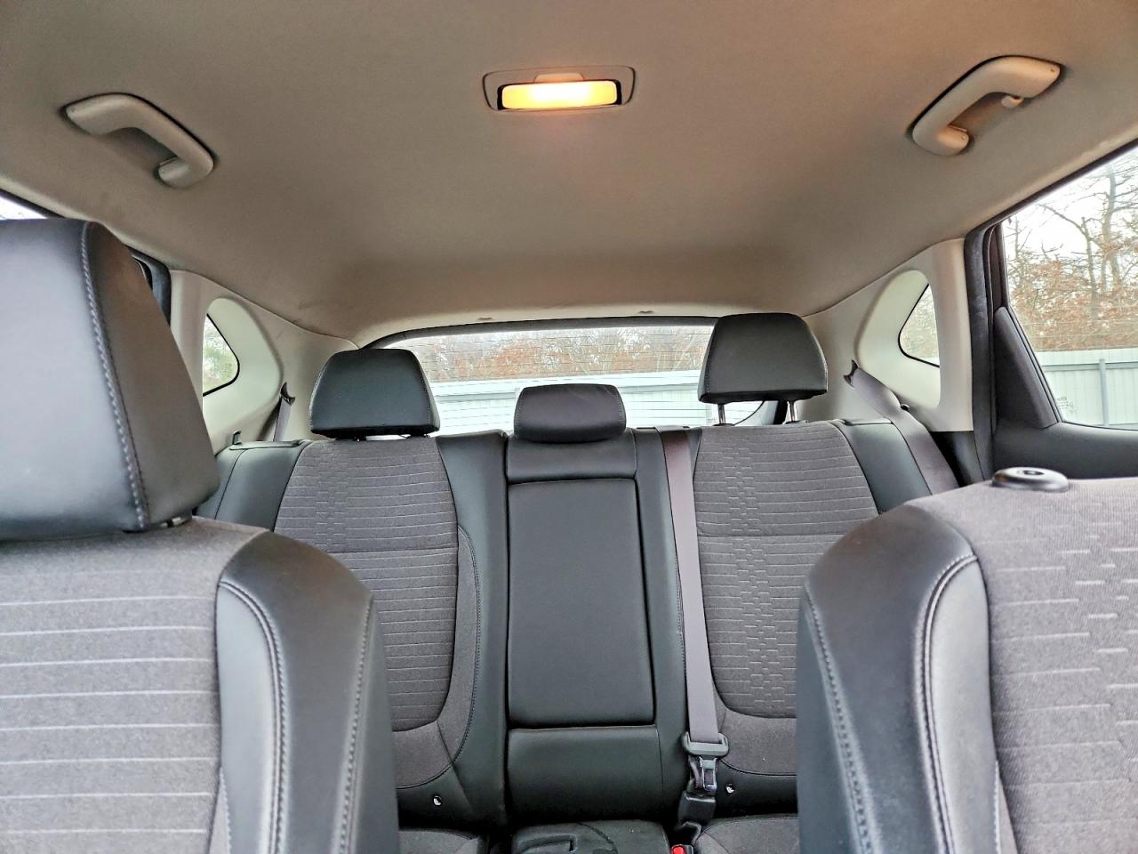 2021 KIA SELTOS S photo 10