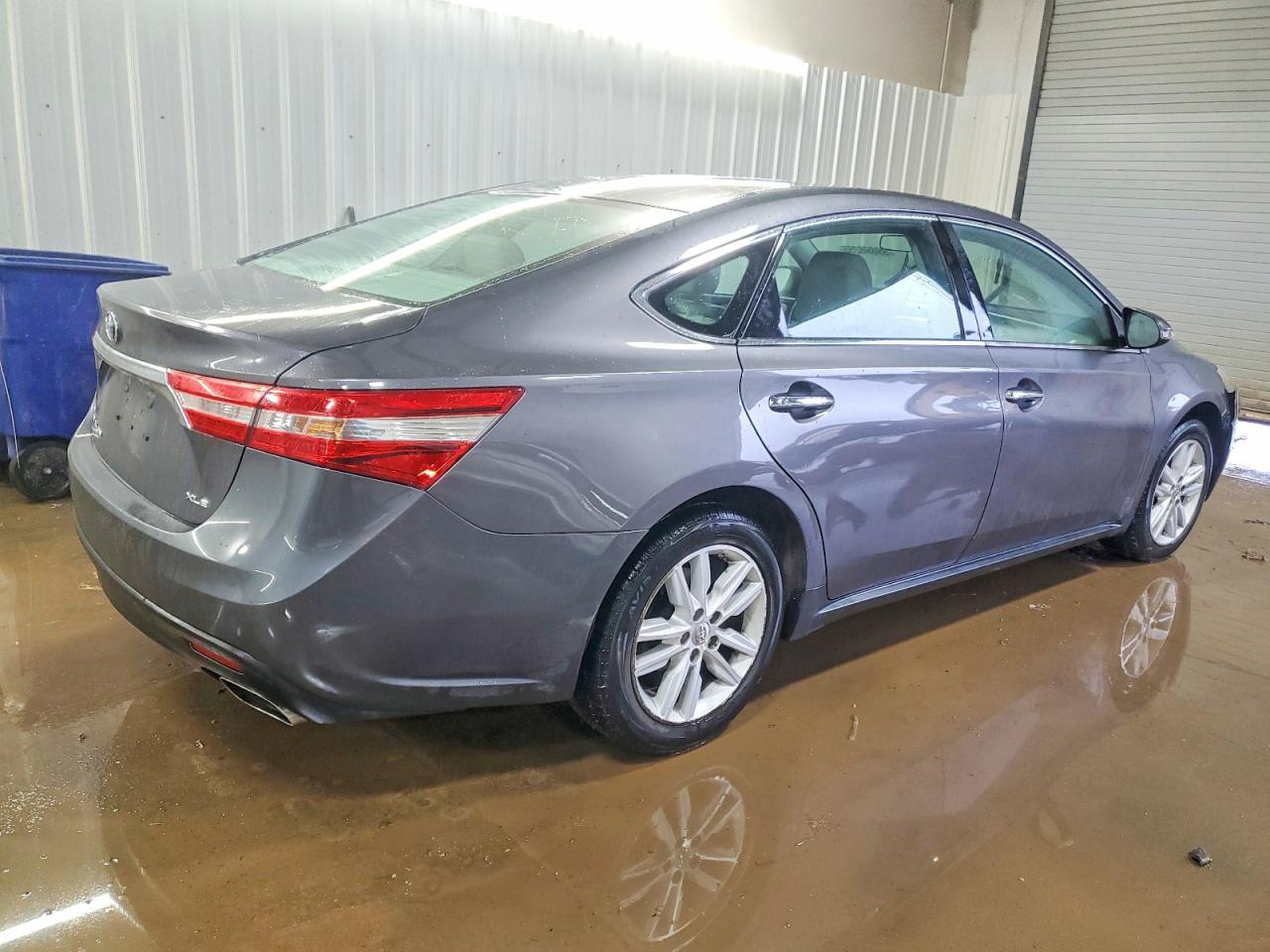 2013 TOYOTA AVALON XLE photo 3