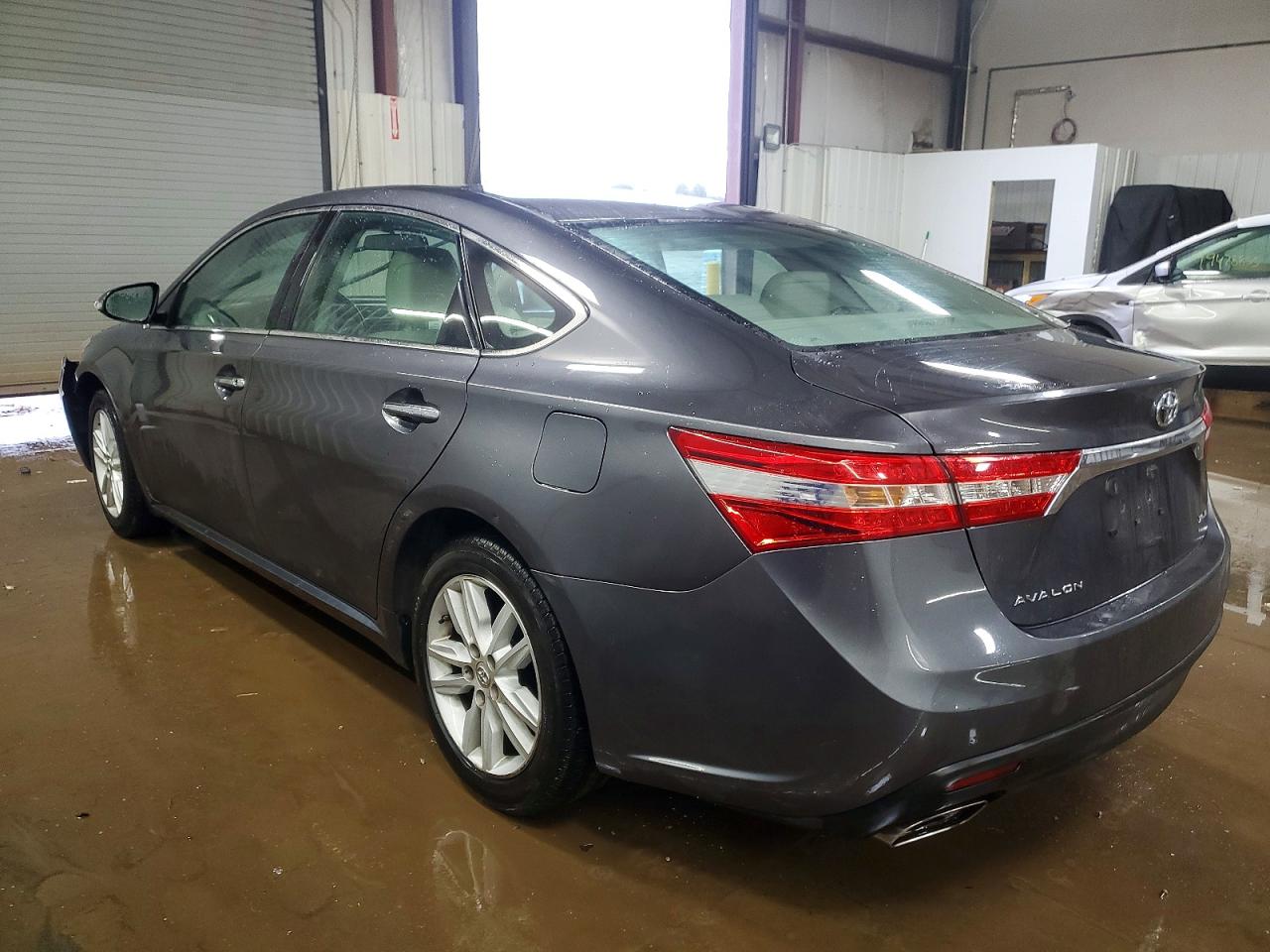 2013 TOYOTA AVALON XLE photo 2