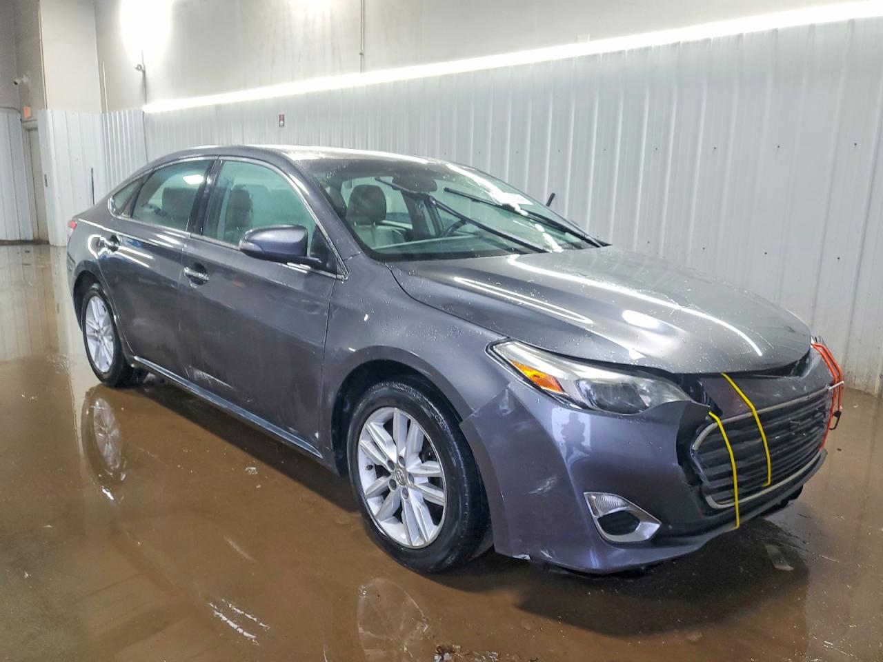 2013 TOYOTA AVALON XLE photo 4
