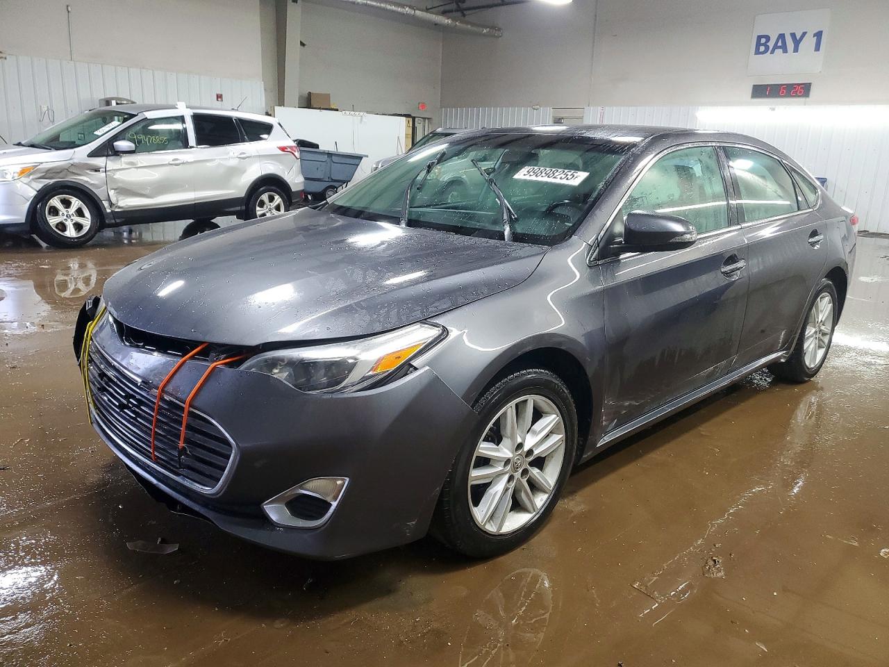 2013 TOYOTA AVALON
