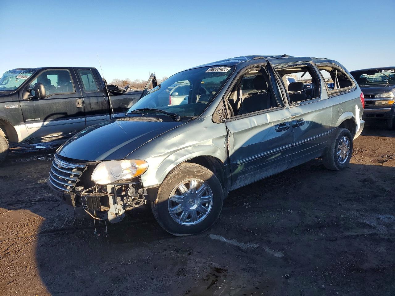 2005 CHRYSLER TOWN & COUNTRY