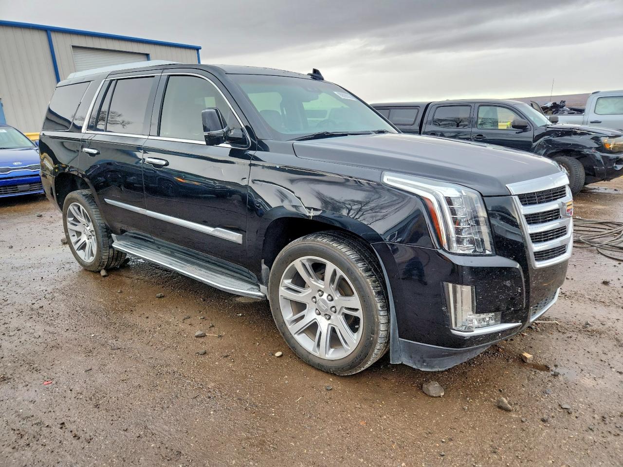 2016 CADILLAC ESCALADE LUXURY photo 4
