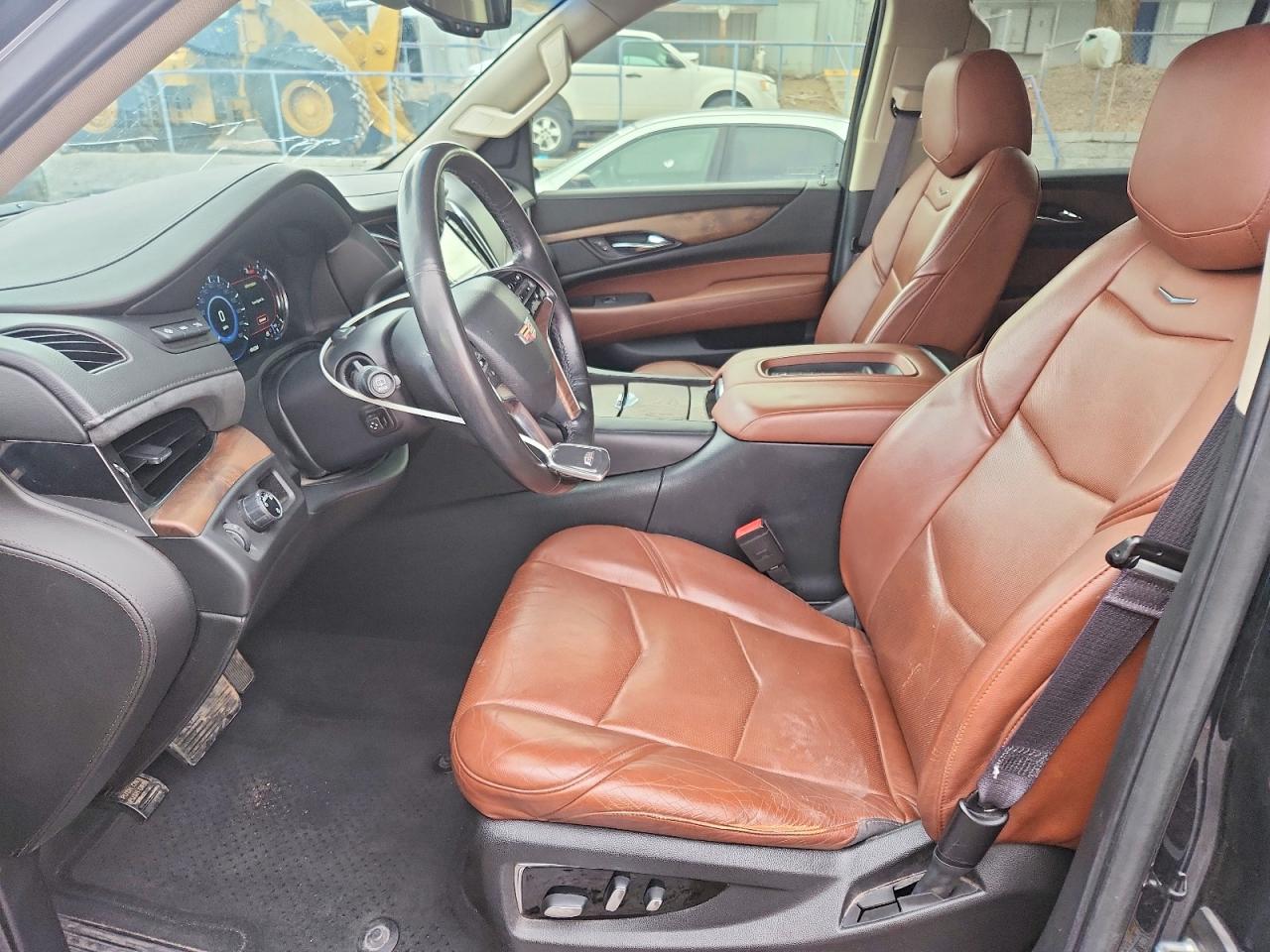 2016 CADILLAC ESCALADE LUXURY photo 7